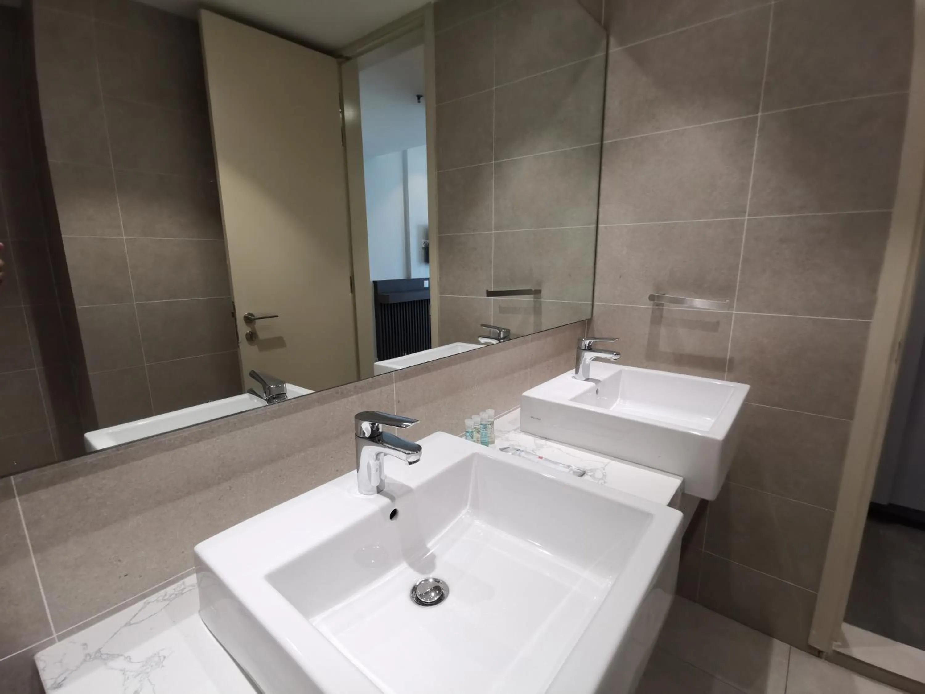 The Ooak Suites and Residence@ Kiara 163