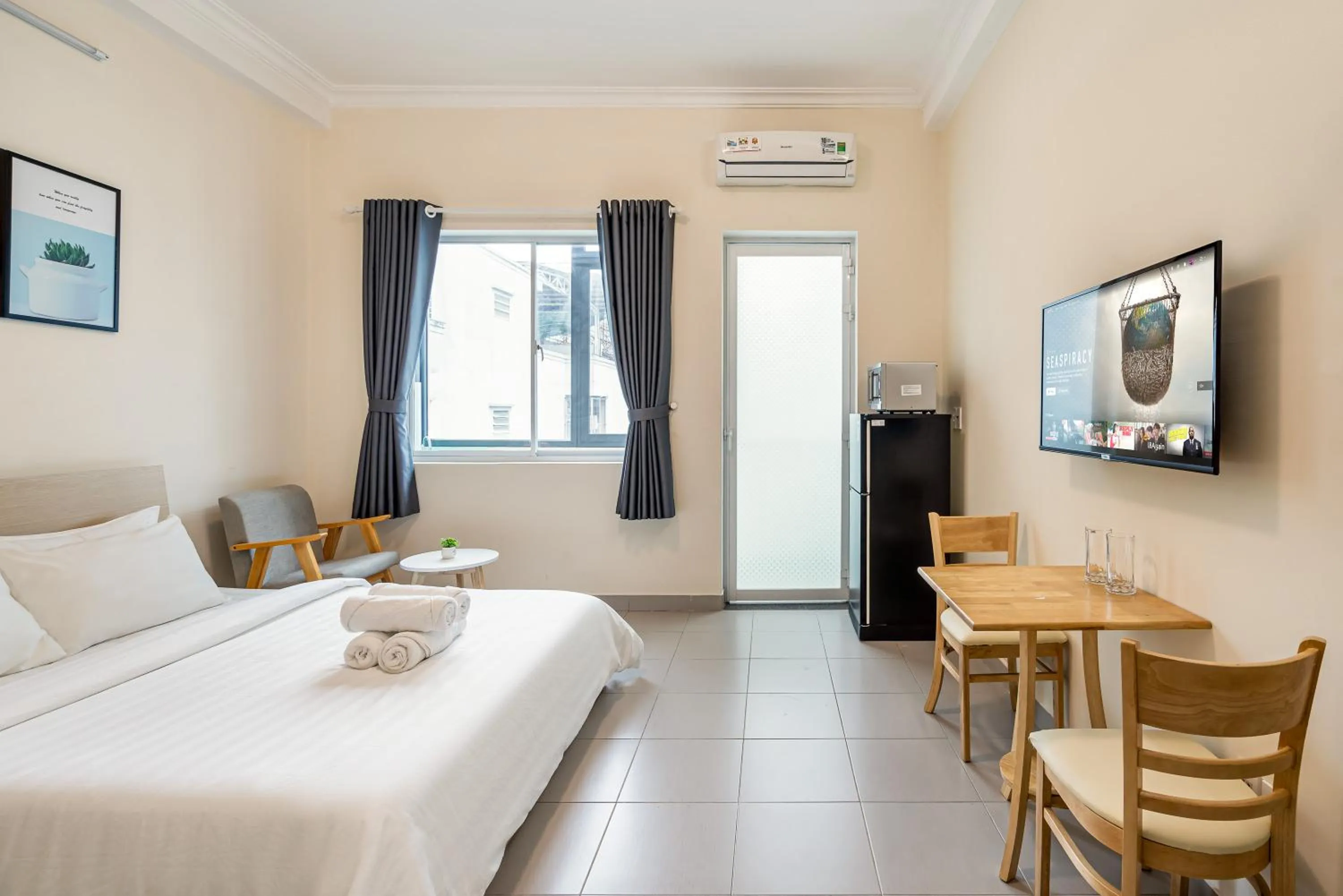 Photo of the whole room, Bed in We Home Nguyen Trai