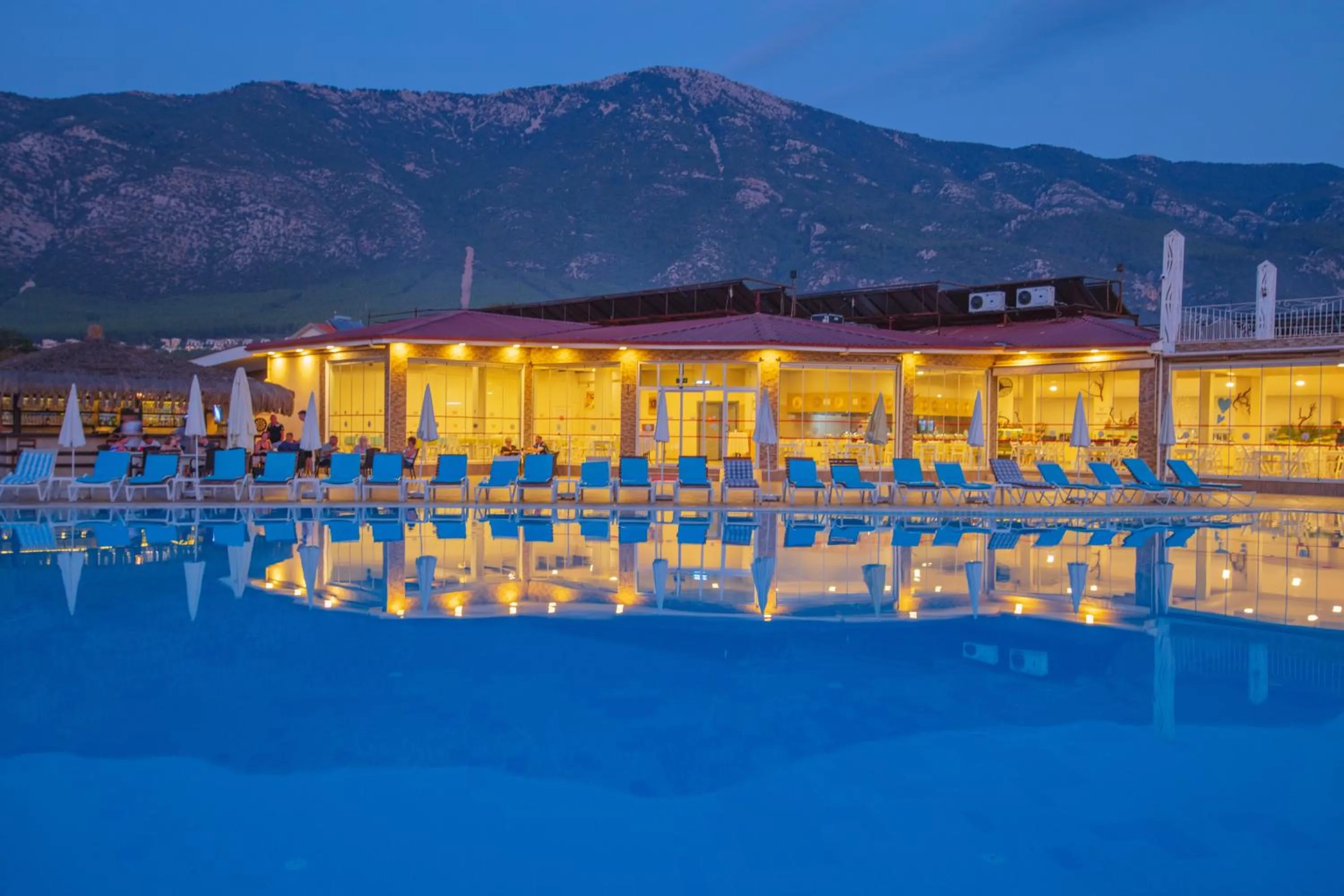 Swimming pool in Sahra Su Holiday Village & SPA