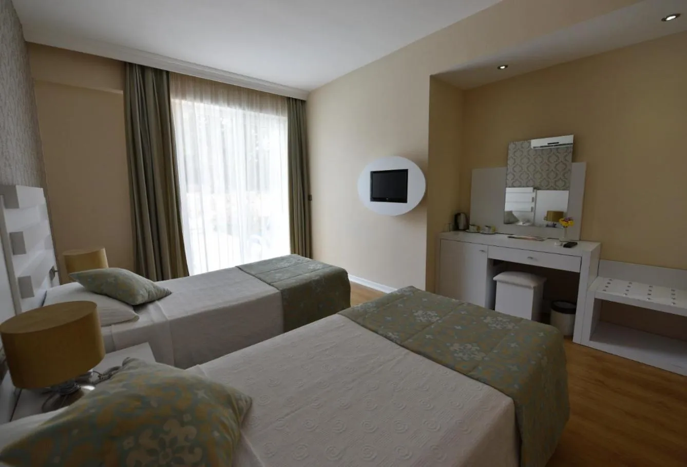 Bed in Sahra Su Holiday Village & SPA