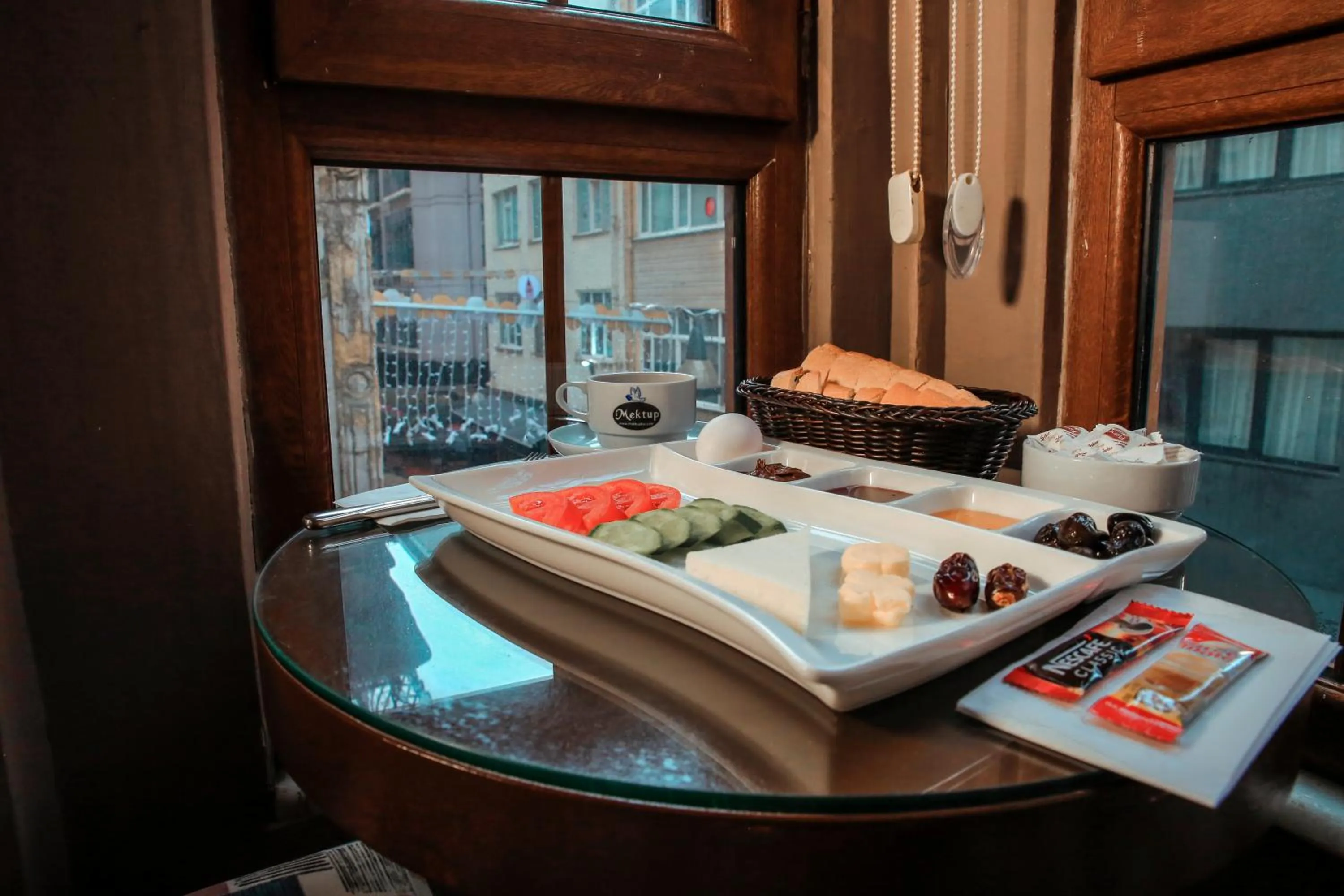 Breakfast in Letter Hotel