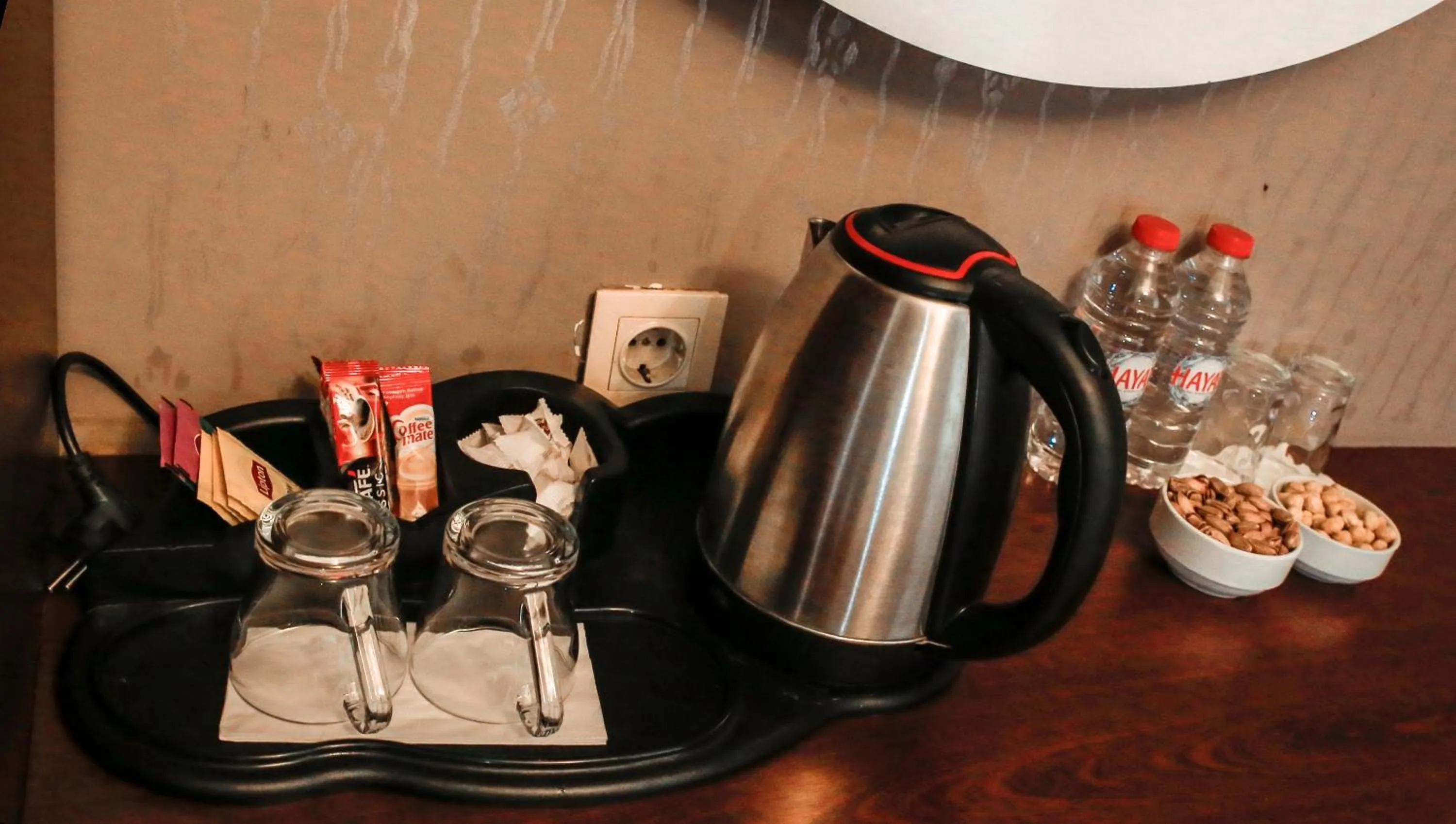 Coffee/tea facilities in Letter Hotel