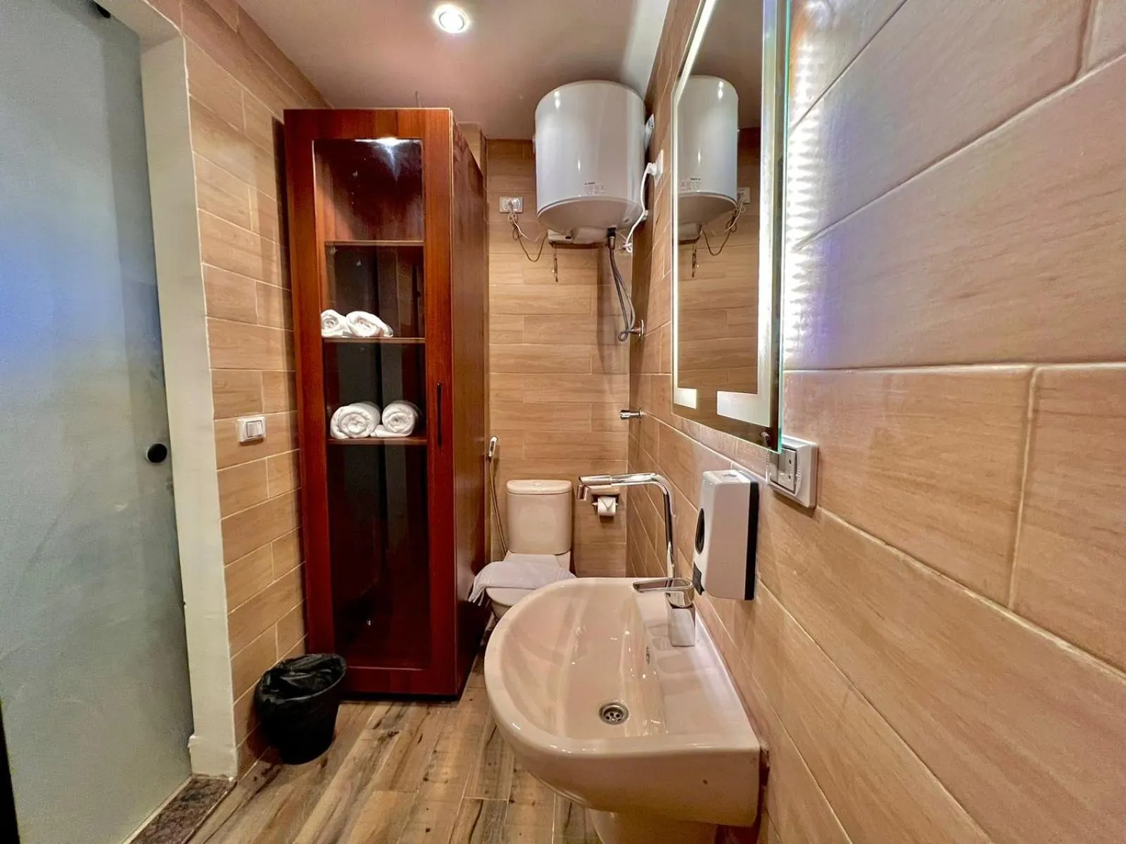 Bathroom in Pyramids View Guest House