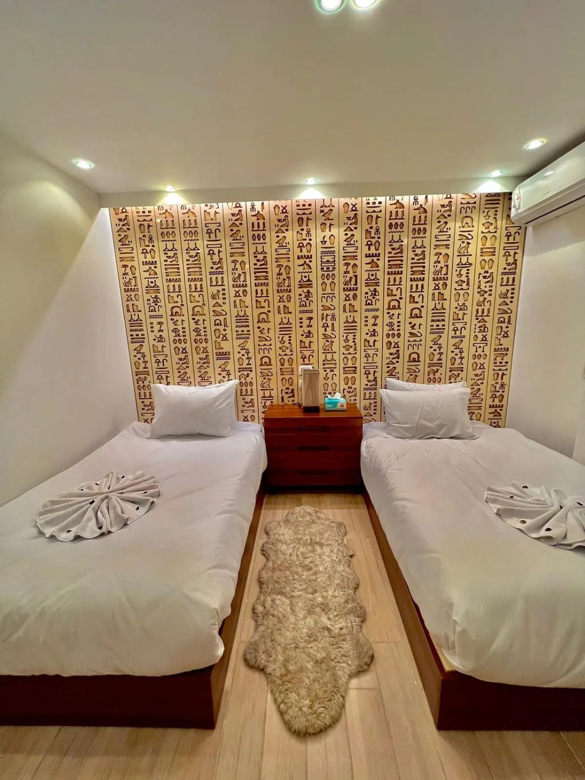 Bed in Pyramids View Guest House