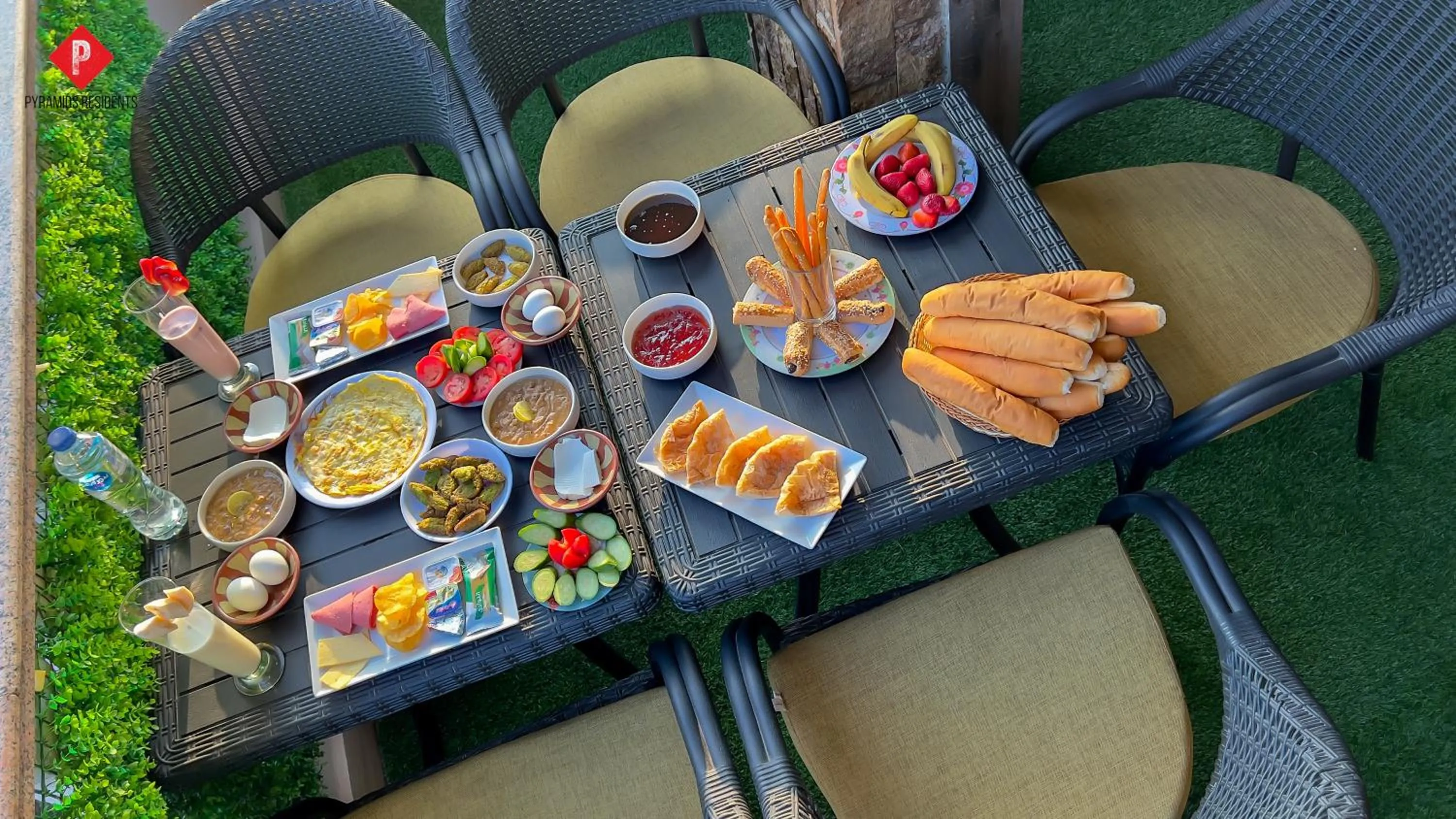 Food and drinks in Pyramids View Guest House