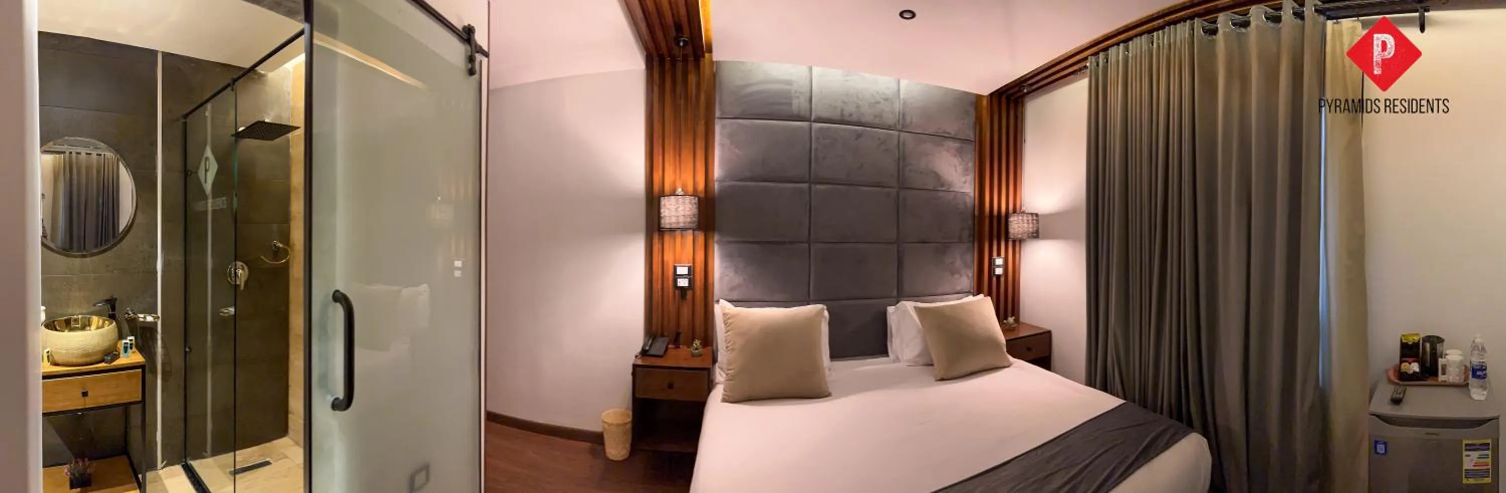 Bed in Pyramids View Guest House