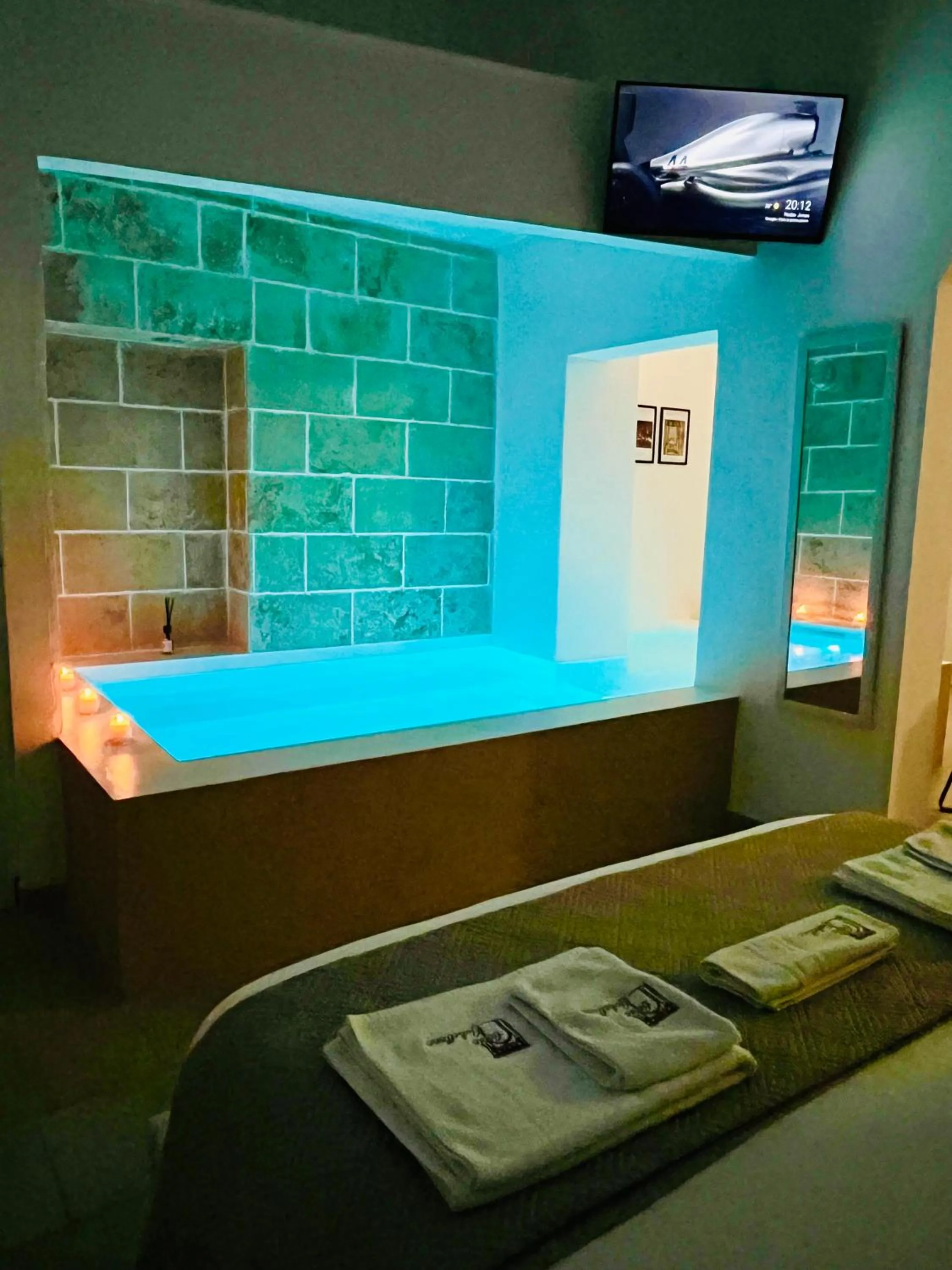 Swimming pool, Bed in Corte Gabellone - dimora storica