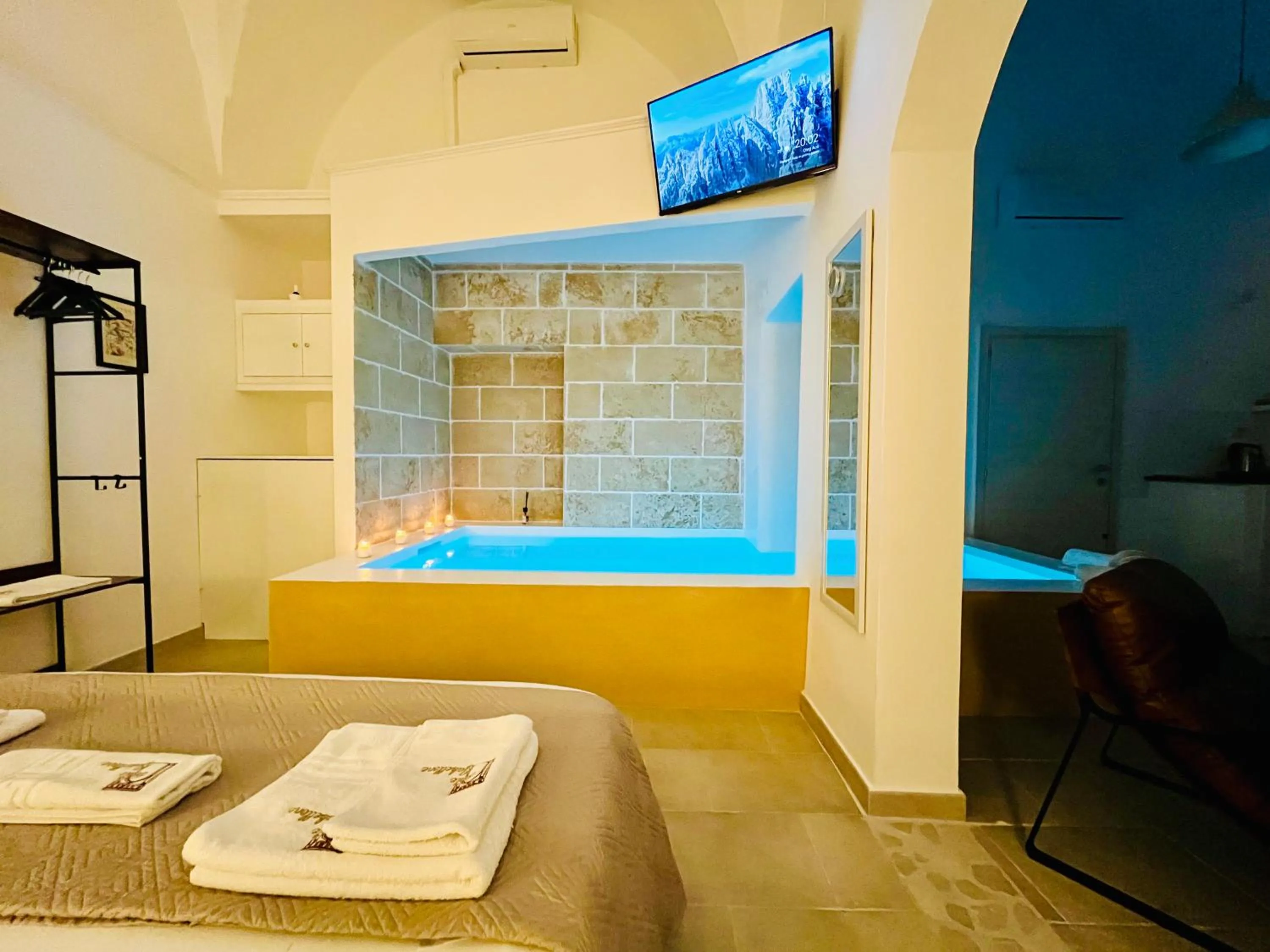 Swimming pool, Bed in Corte Gabellone - dimora storica