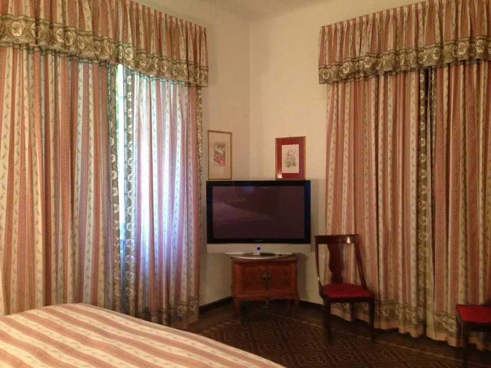 Bed in Albergo Ristorante Madonnina