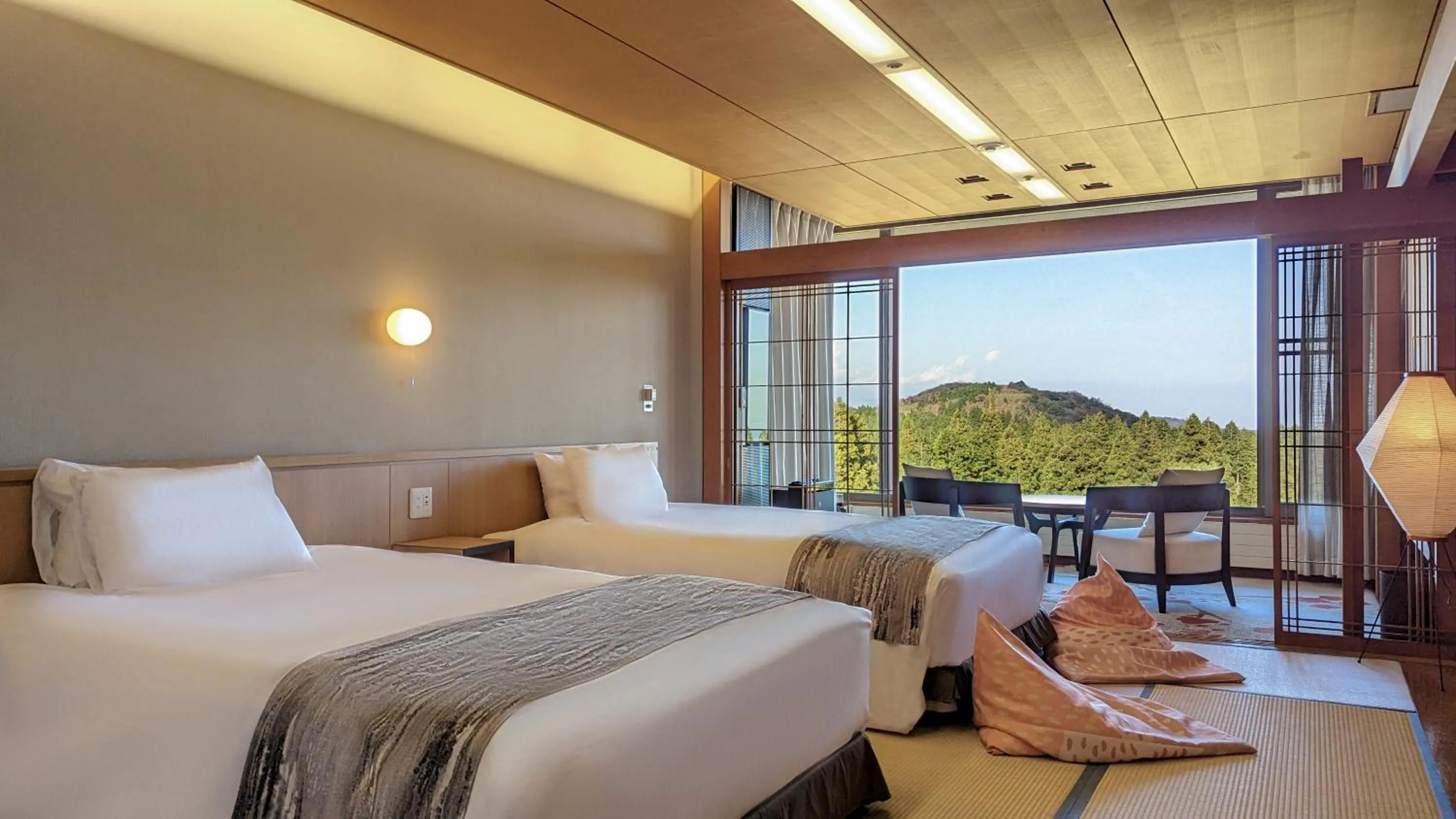 View (from property/room), Bed in Hakone Yunohana Prince Hotel
