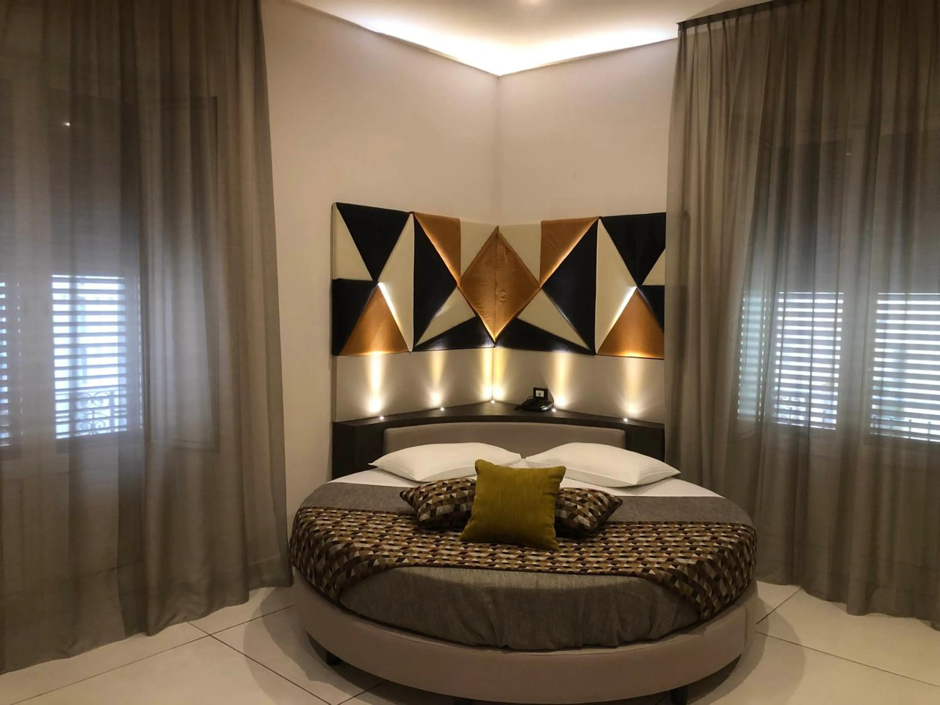 Bedroom, Bed in Hotel Tonic