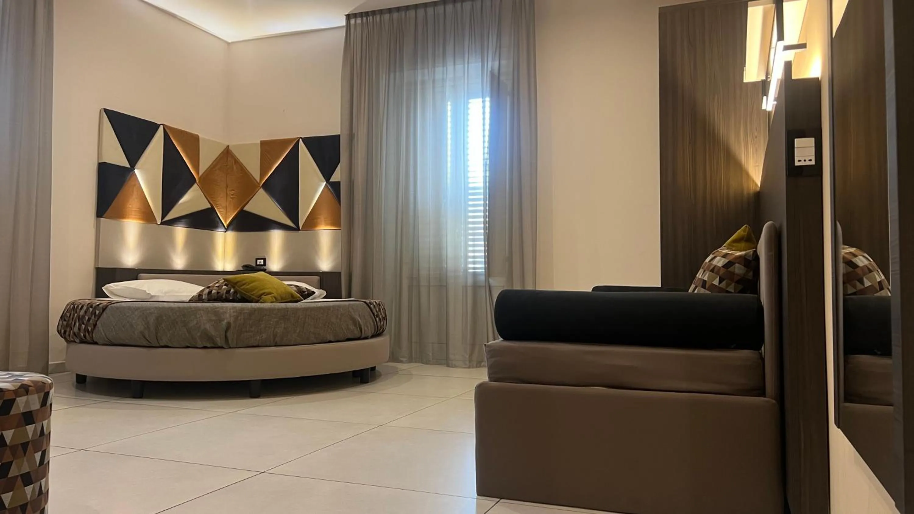 Bedroom, Bed in Hotel Tonic