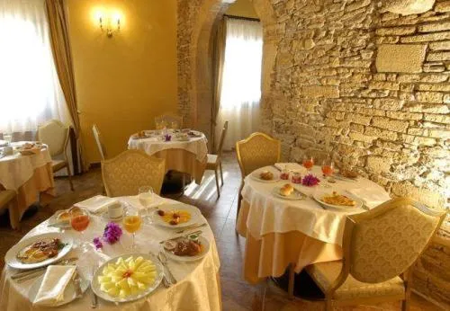 Restaurant/places to eat in Hotel Il Podere