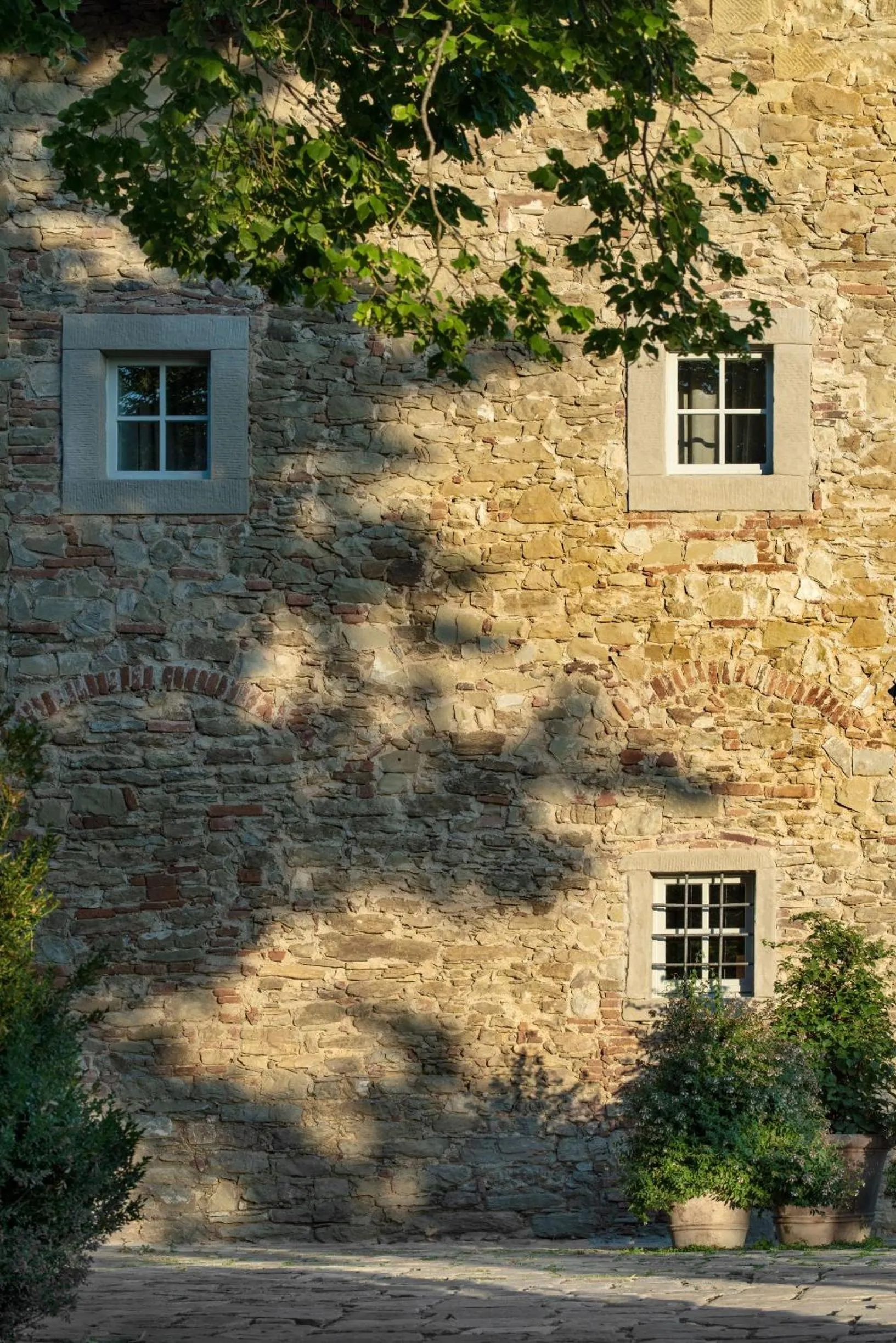 Property building in Badia di Pomaio