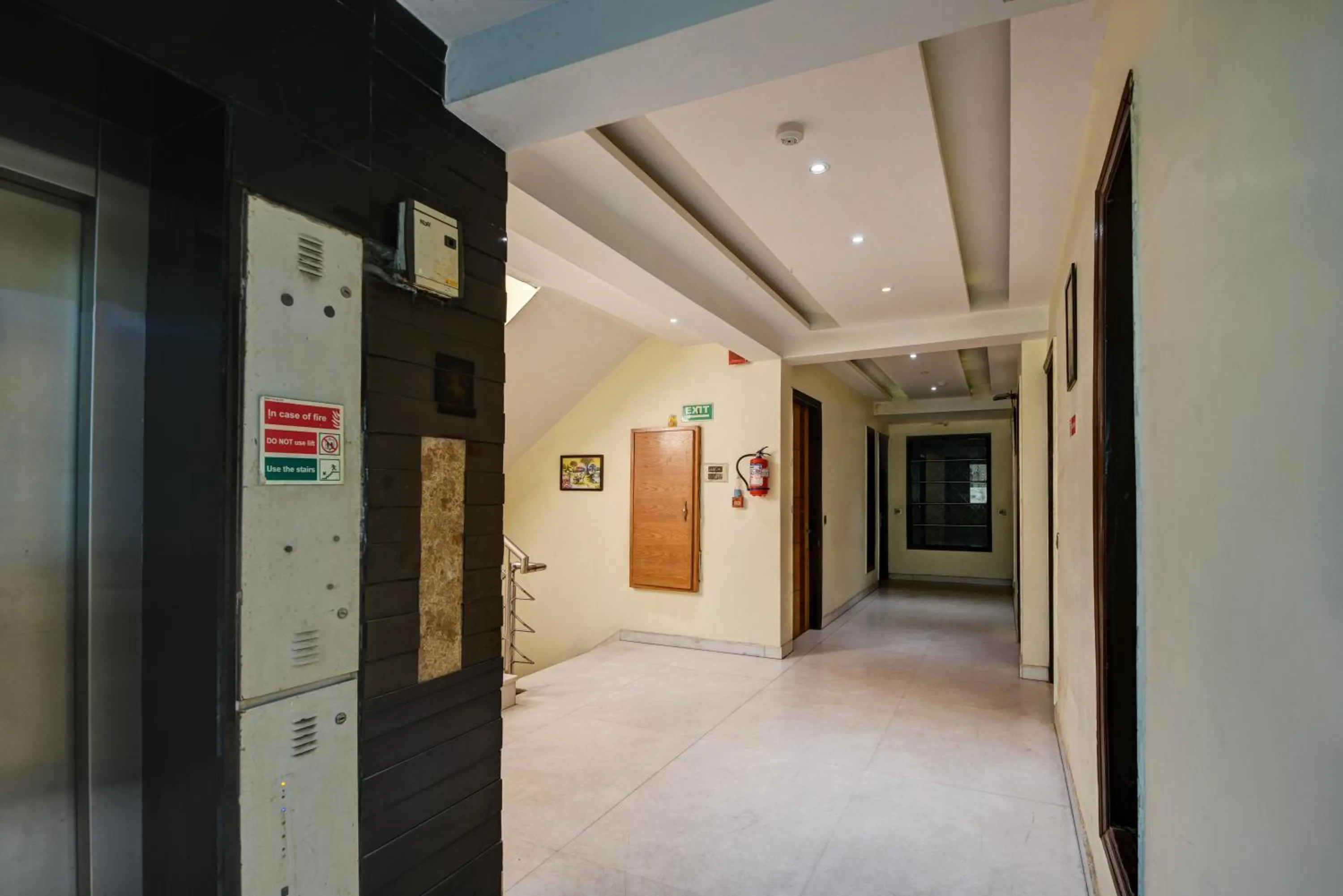 elevator in The Hotel Mohit -5 Minutes Walk From New Delhi Railway Station - Paharganj