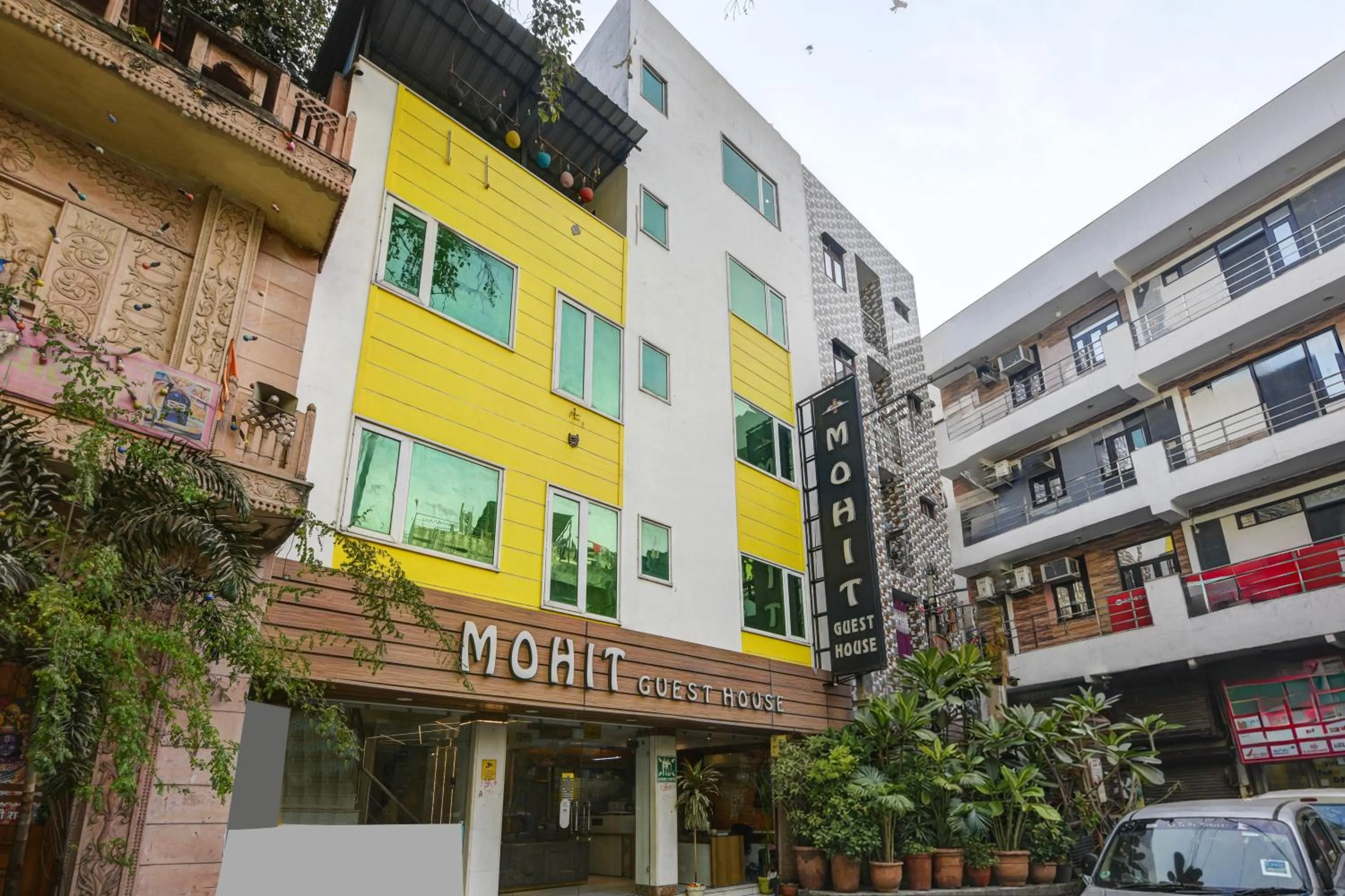 Property building in The Hotel Mohit -5 Minutes Walk From New Delhi Railway Station - Paharganj