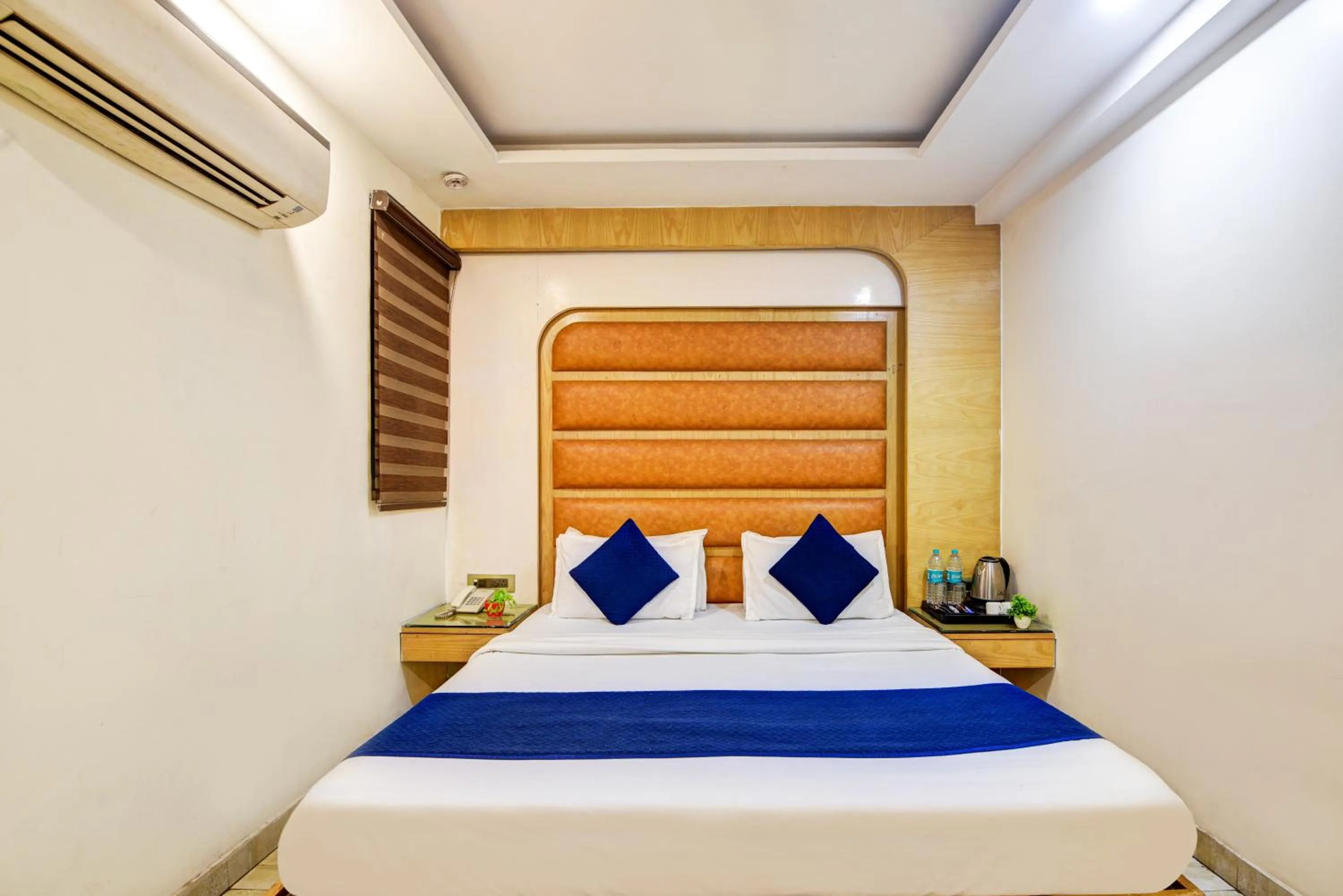 Bed in The Hotel Mohit -5 Minutes Walk From New Delhi Railway Station - Paharganj