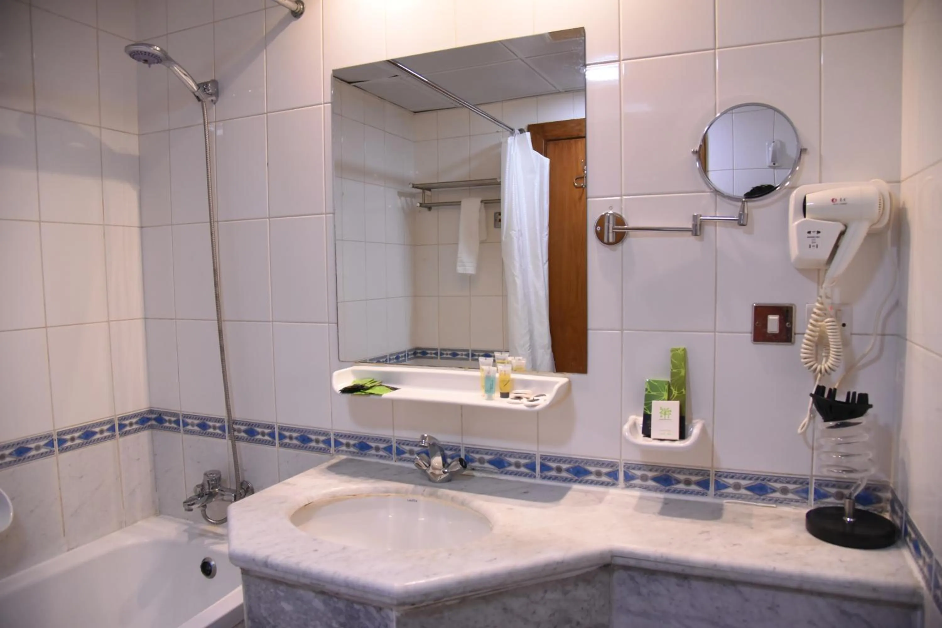 فندق قصر الاندلس الذهبي - Alandalus golden palace Hotel