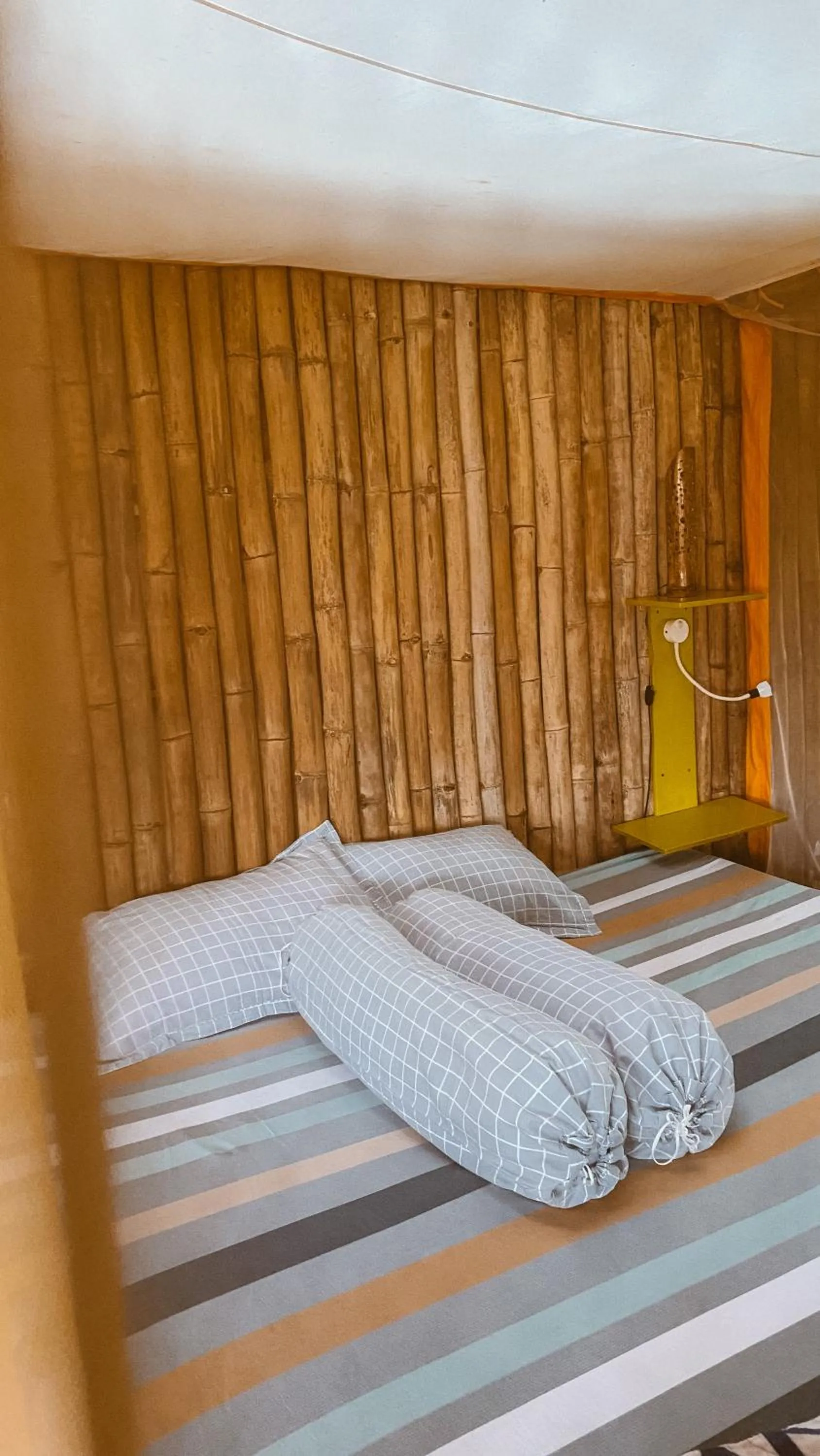 View (from property/room), Bed in Bukit Raya Guesthouse