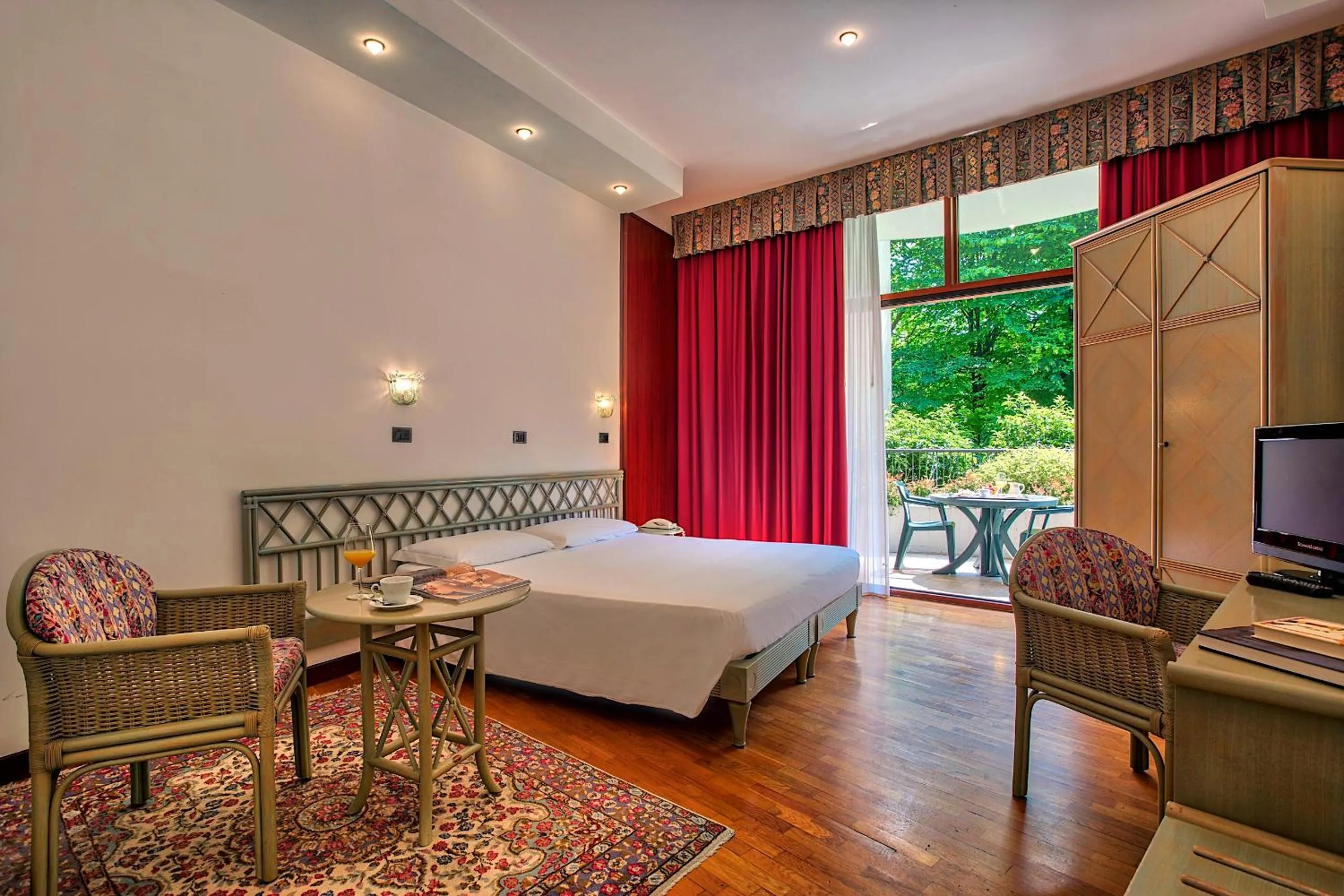 Bedroom, Bed in Park Hotel Junior