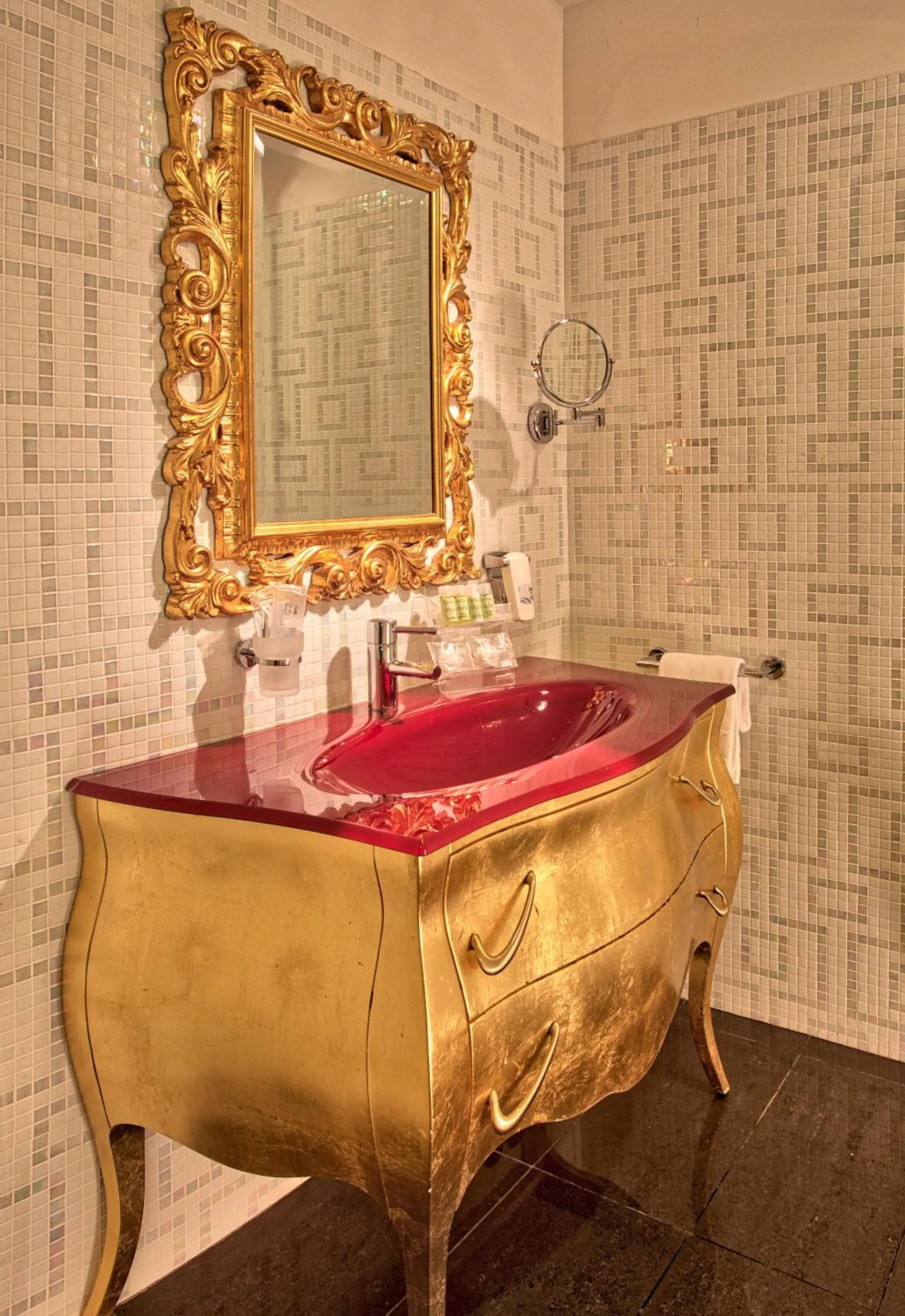 Bathroom in Park Hotel Junior