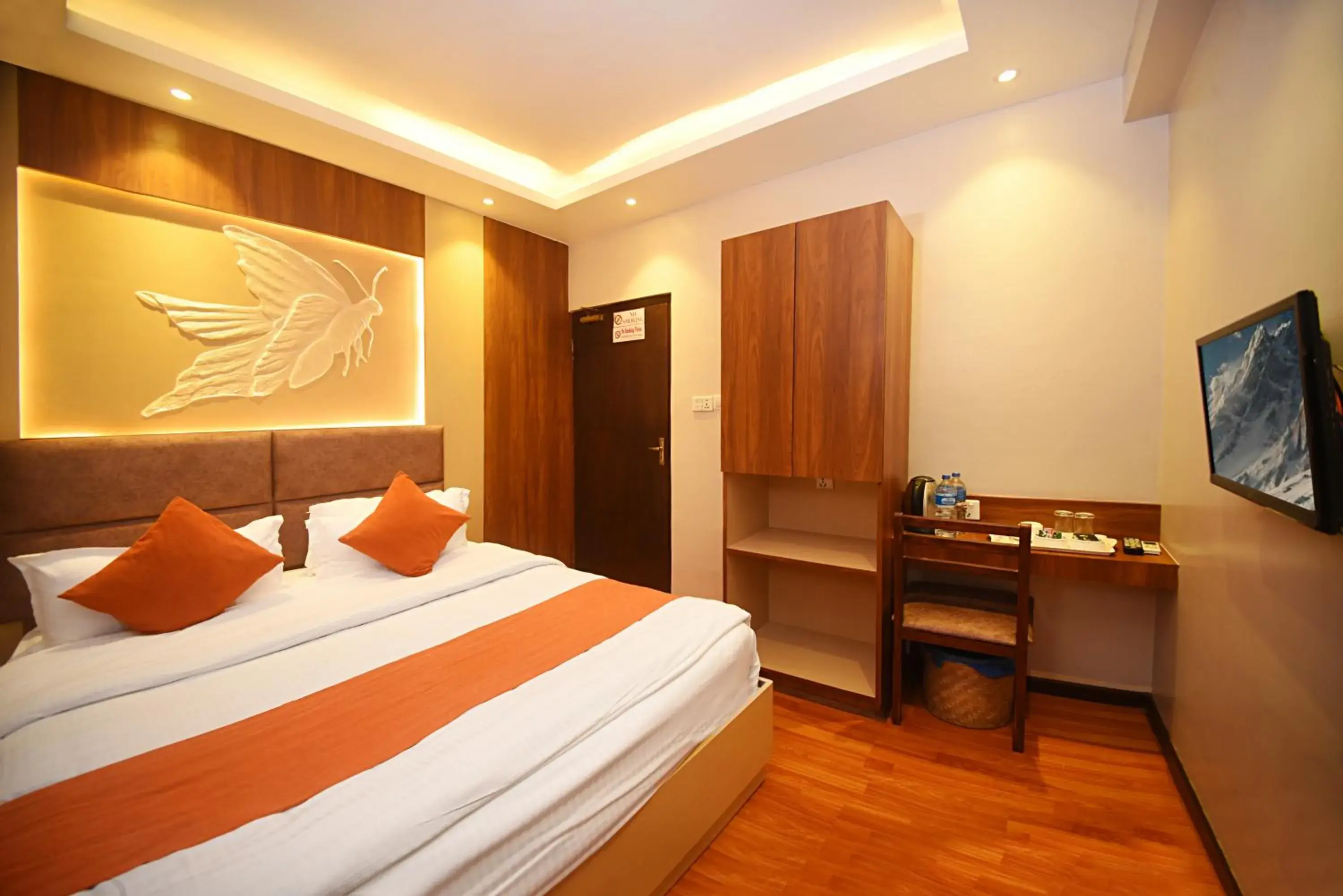 Deluxe Queen Room - single occupancy in Hotel Mums Home Deluxe Queen Room - single occupancy in Hotel Mums Home