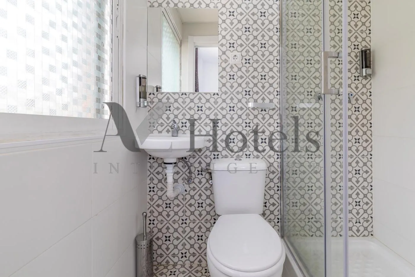 Shower in AYZ Elcano - Auto check-in property