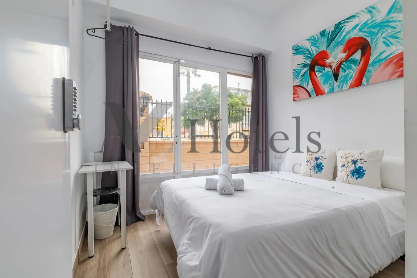 Bedroom, Bed in AYZ Elcano - Auto check-in property