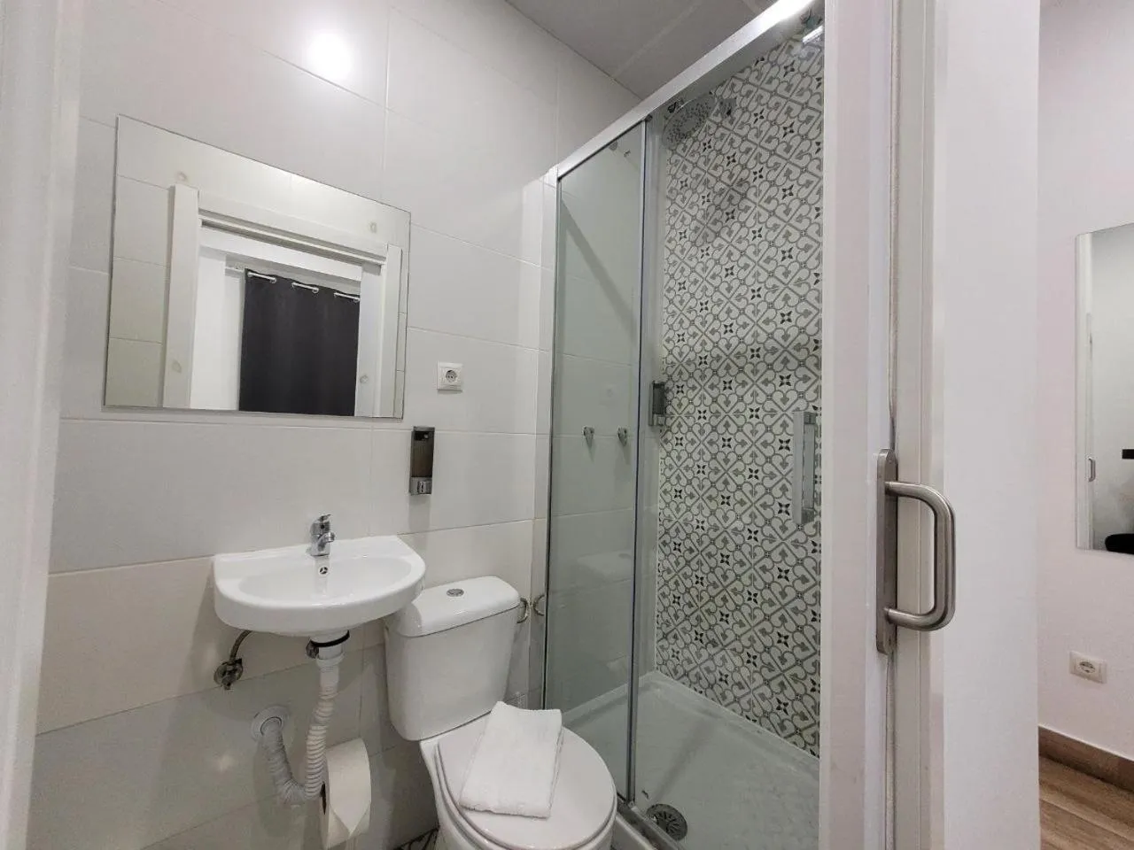 AYZ Elcano - Auto check-in property