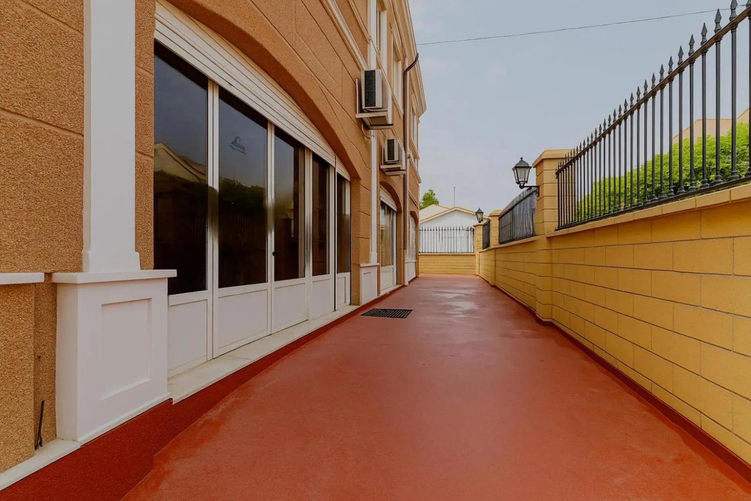 Facade/entrance in AYZ Elcano - Auto check-in property