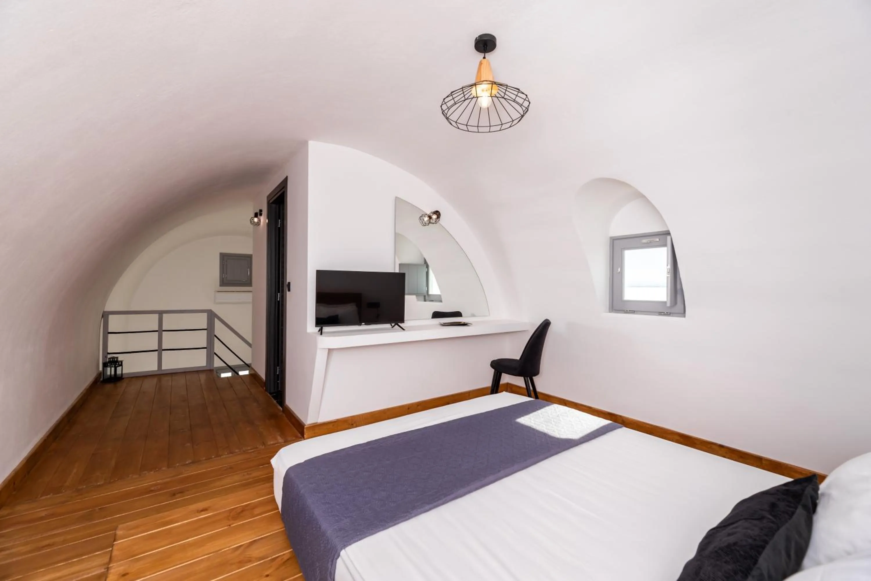 Bathroom, Bed in Filoxenia Luxury Villas