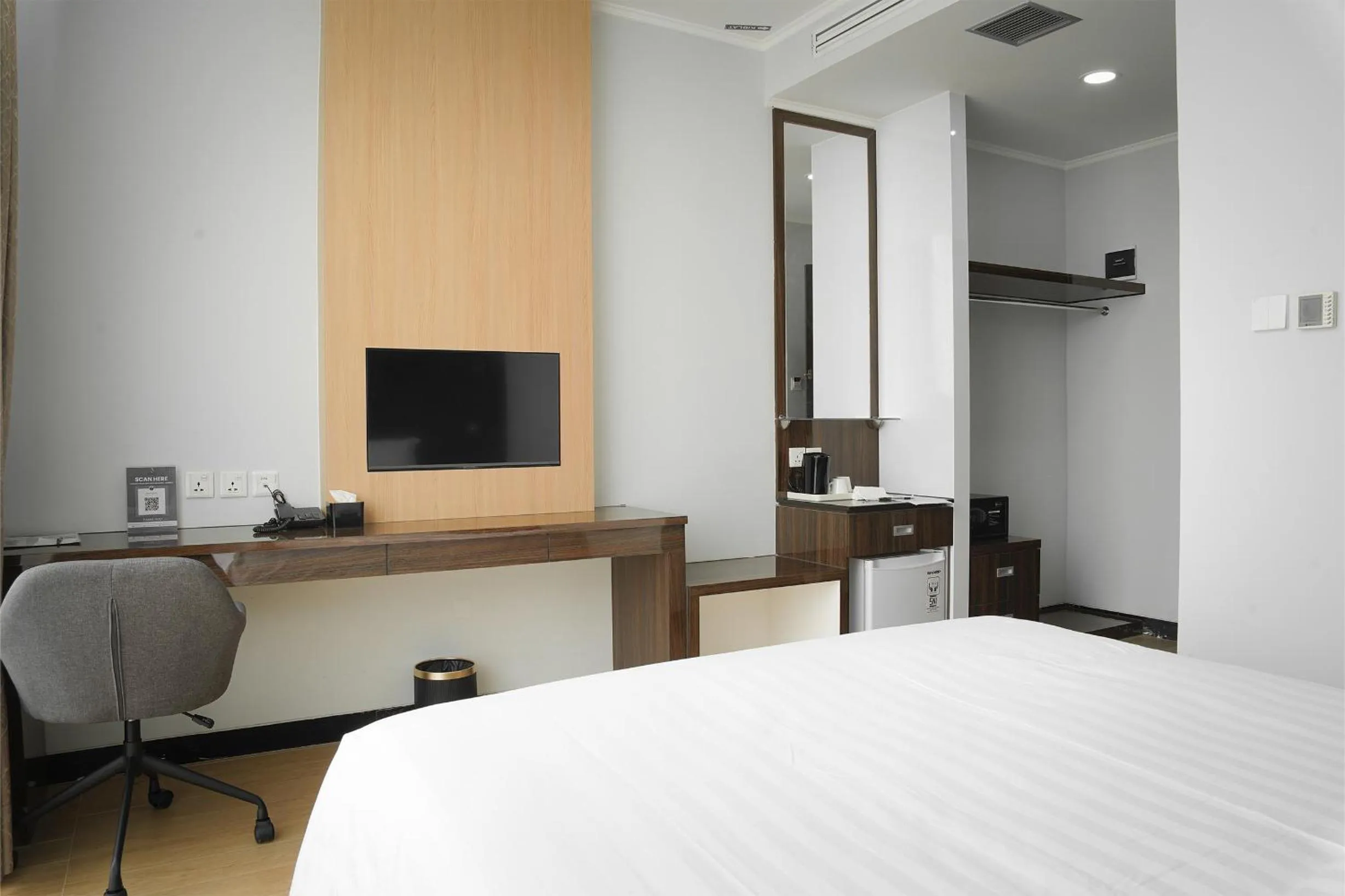 Bedroom, Bed in Dreamtel Jakarta