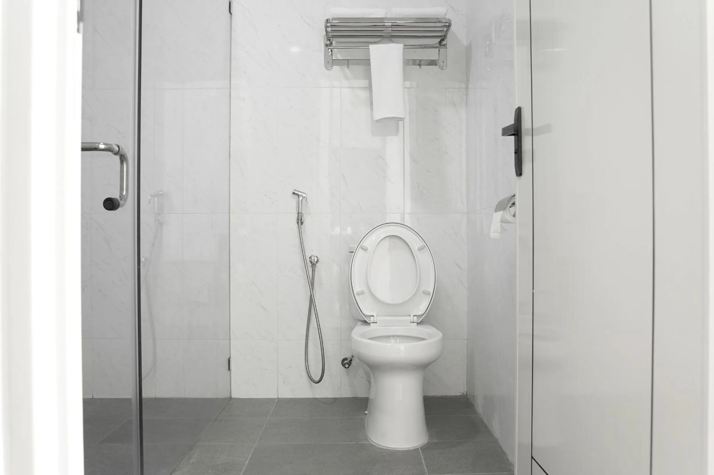 Bathroom in Dreamtel Jakarta