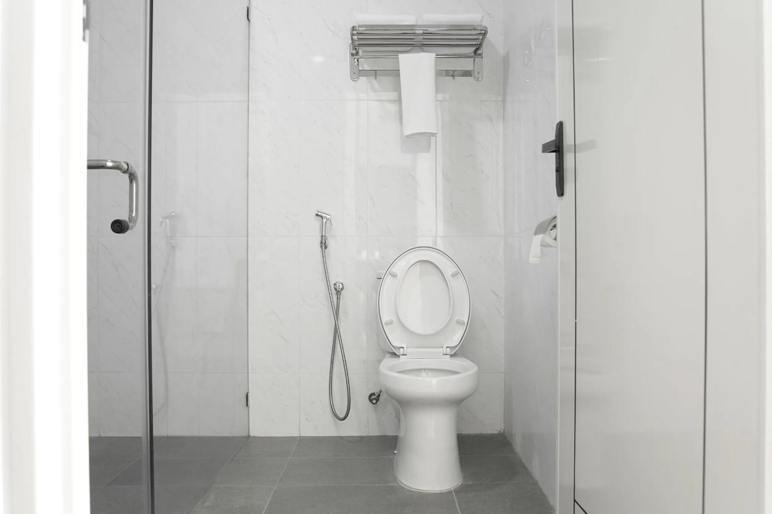 Bathroom in Dreamtel Jakarta