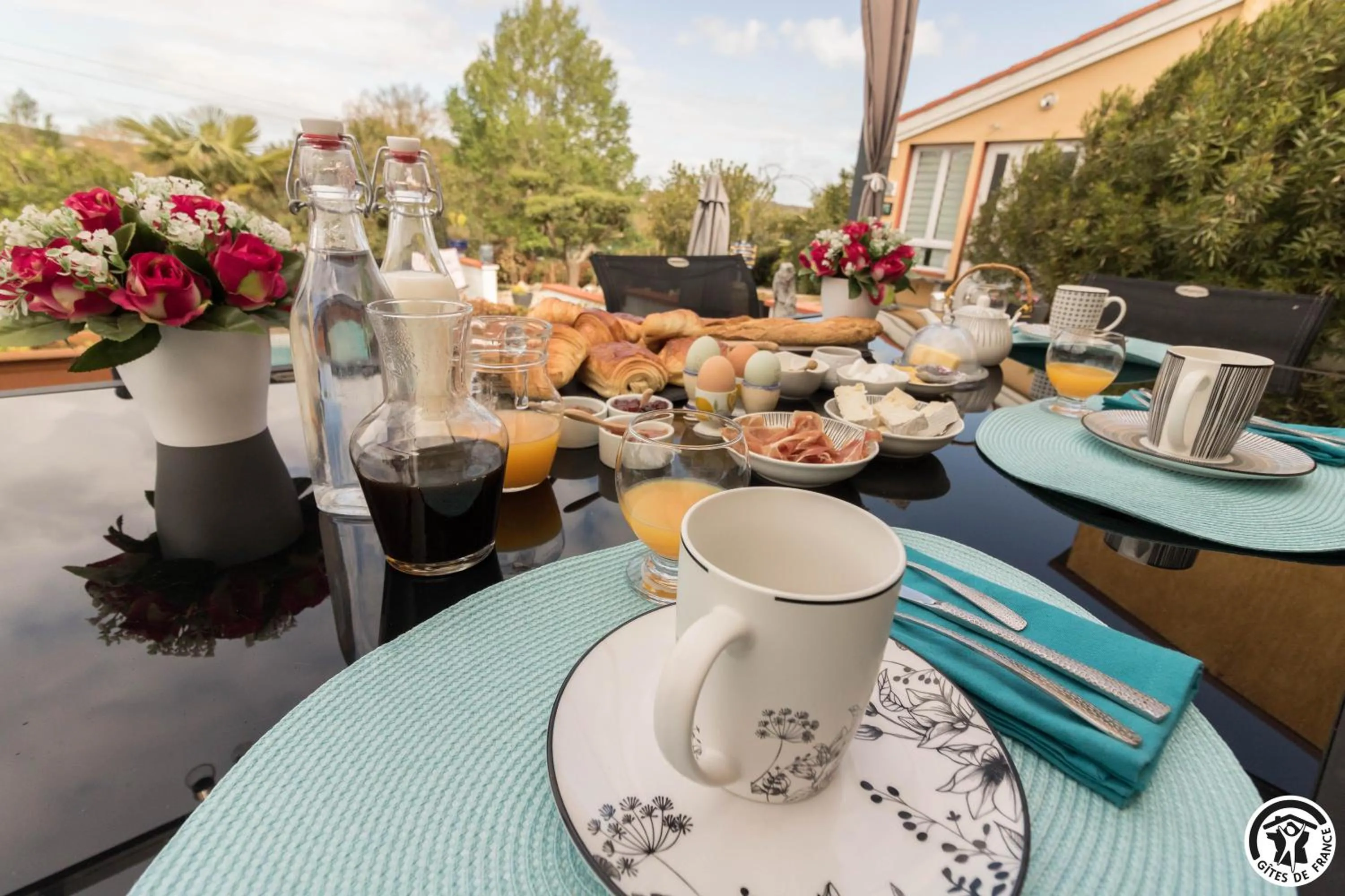 Pool view in La maison d'Hôtes Du Moulin