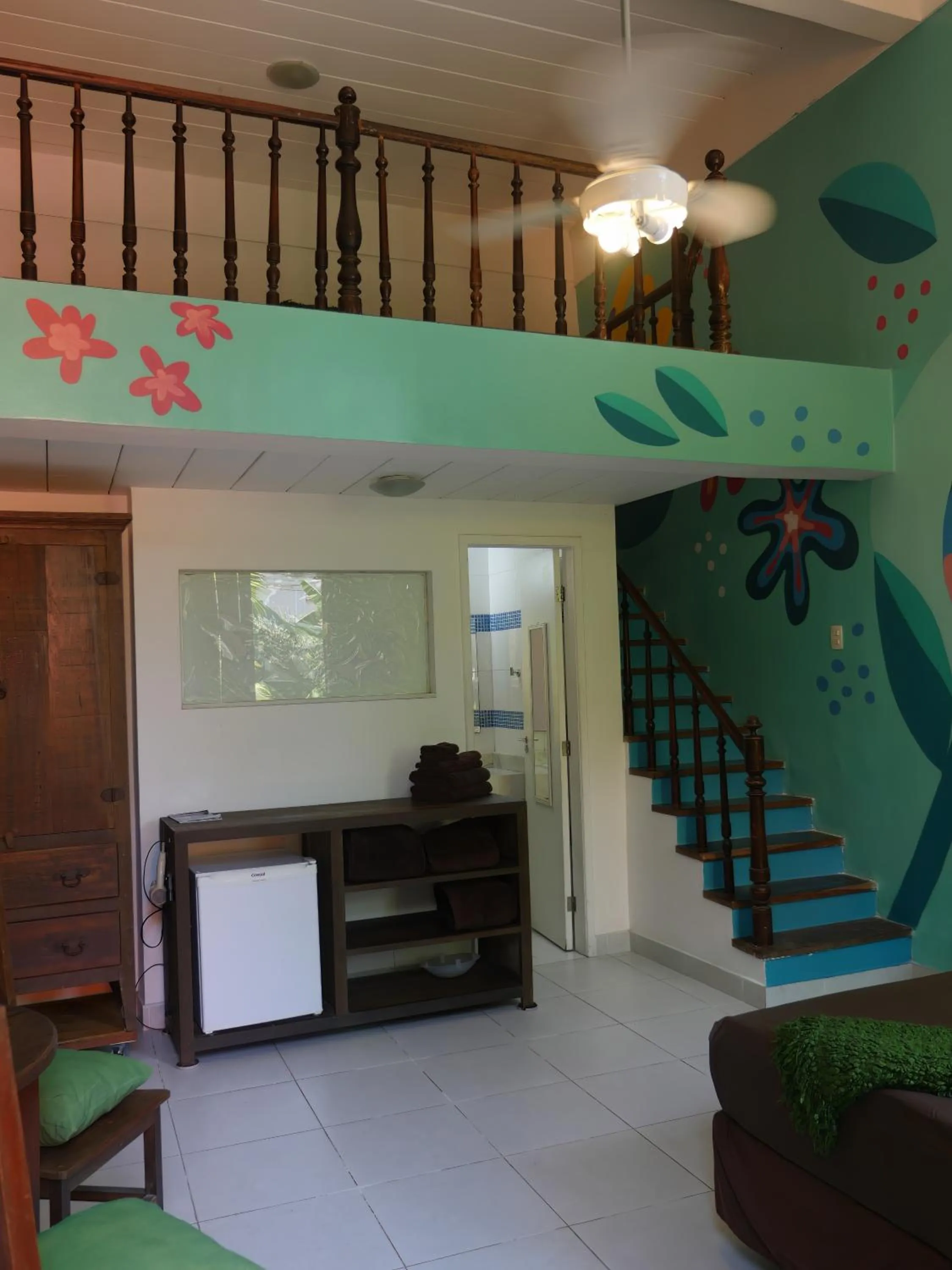 oven in casaJOMO Art, Food & Music B&B