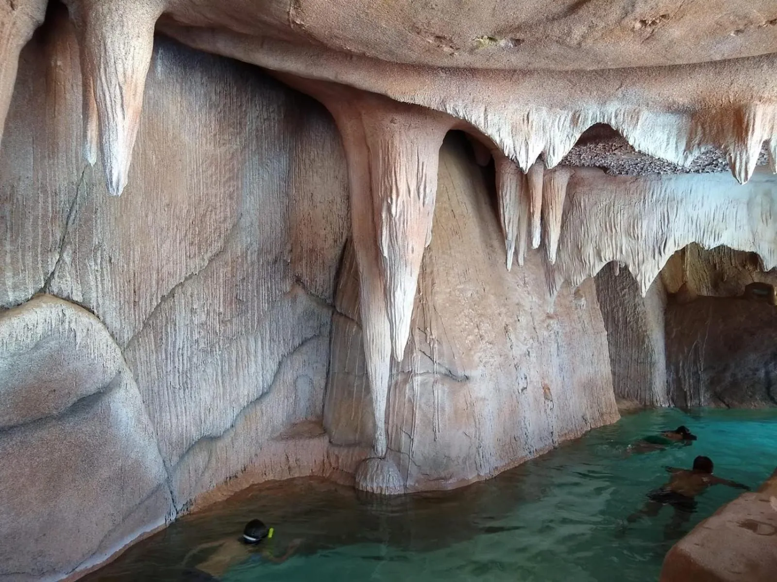 Swimming pool in Piazza diRoma