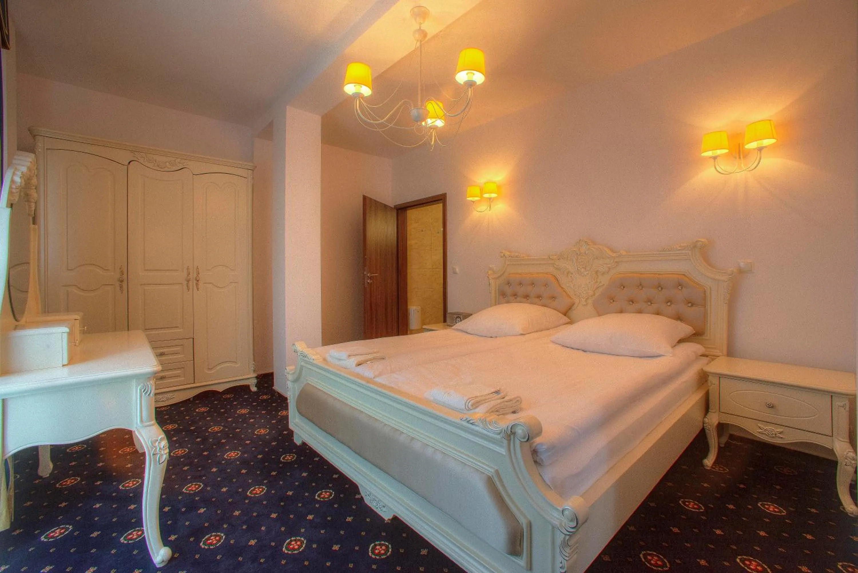 Photo of the whole room, Bed in Hotel Łańcut