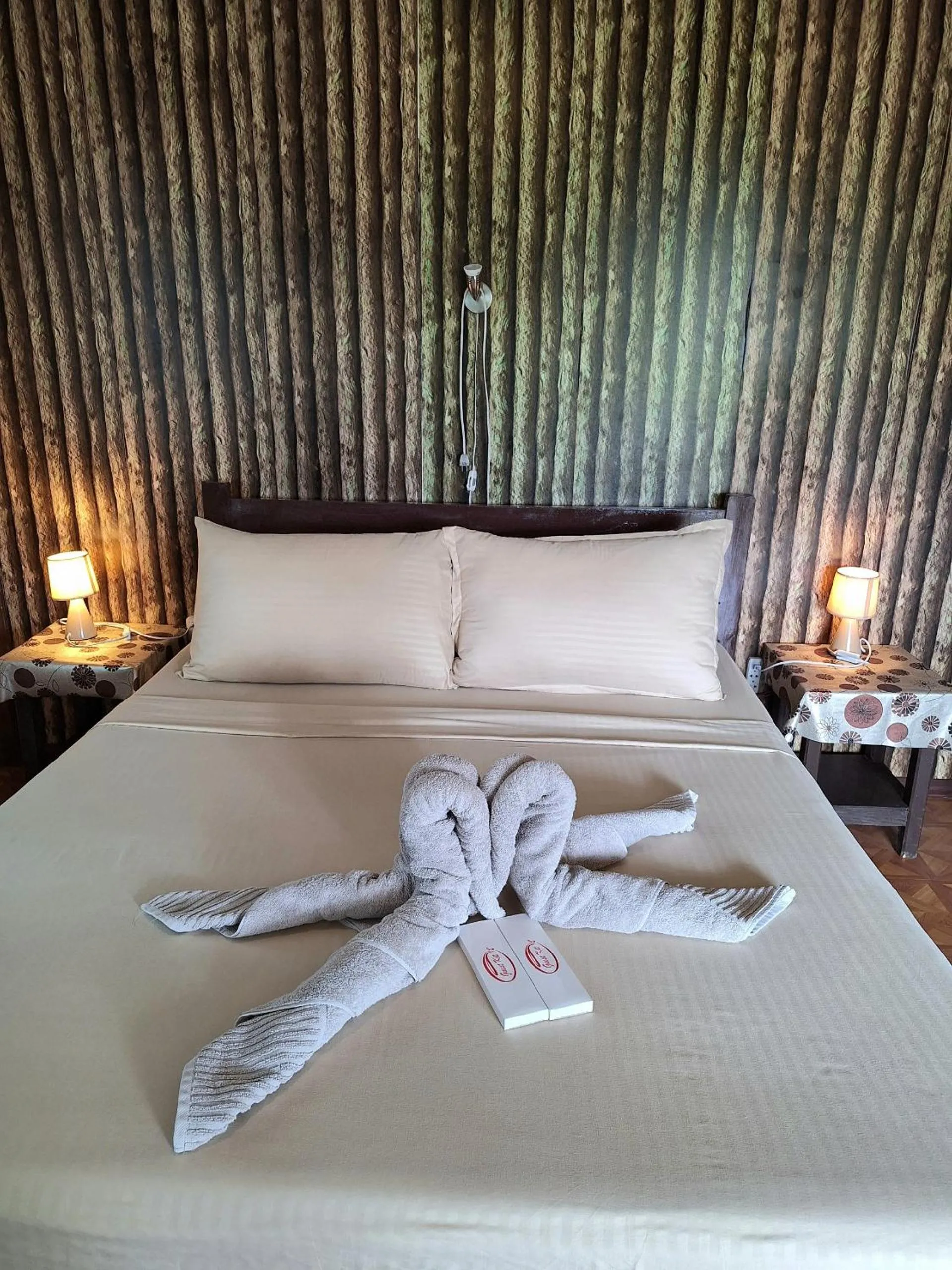 Bed in Ruumar B&B-Islandhopping-Starlink available