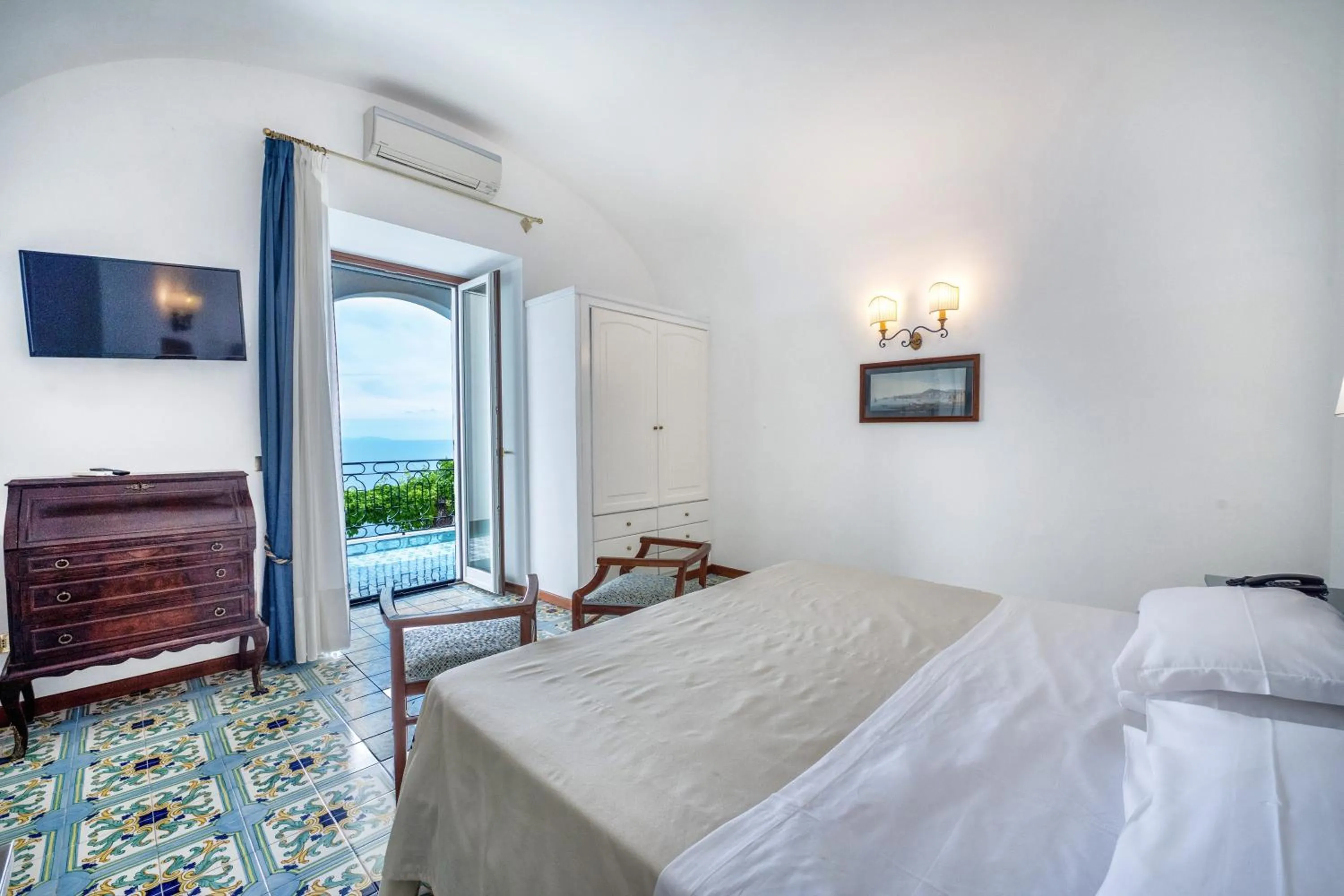 Bed in Hotel Belvedere