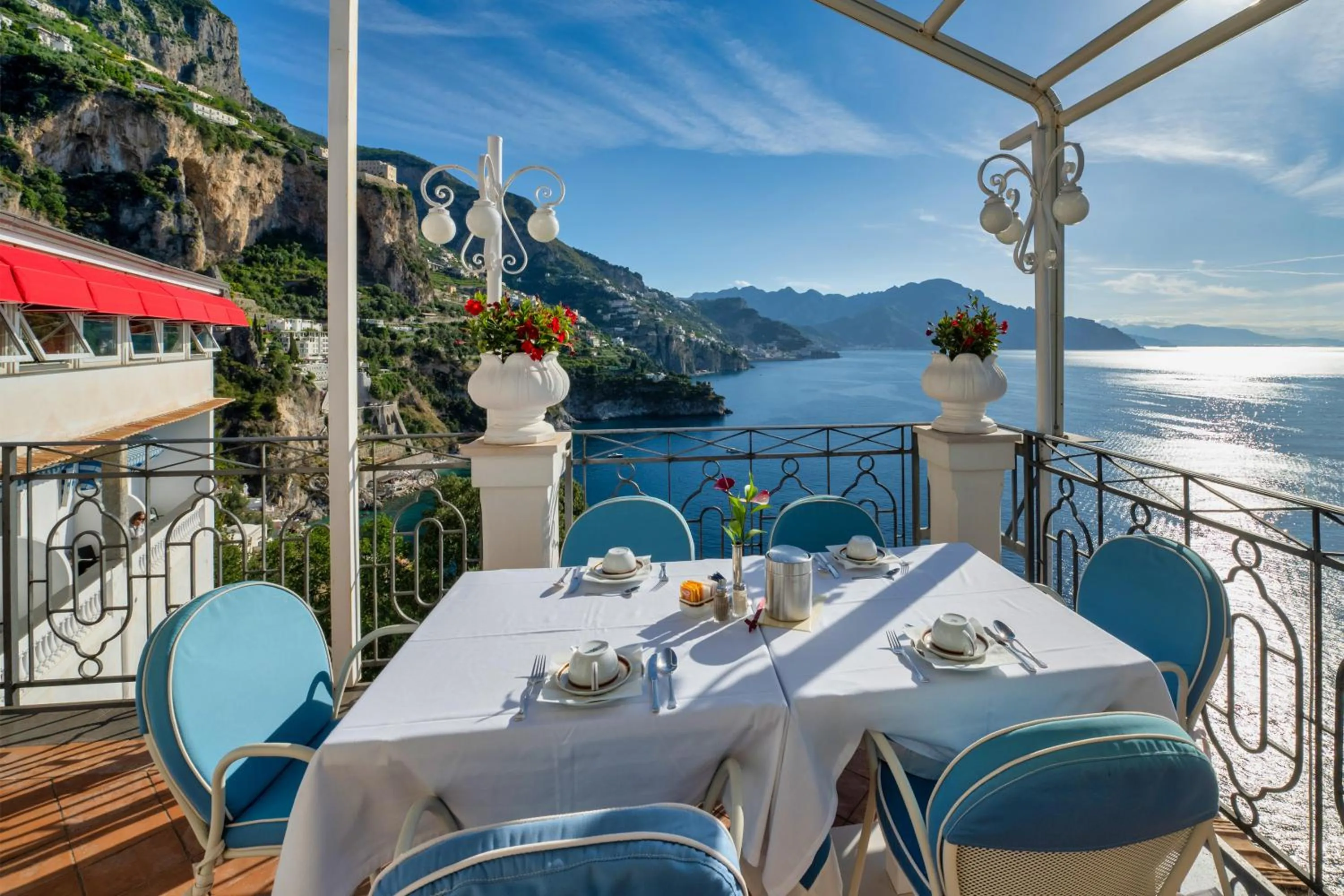 Restaurant/places to eat in Hotel Belvedere