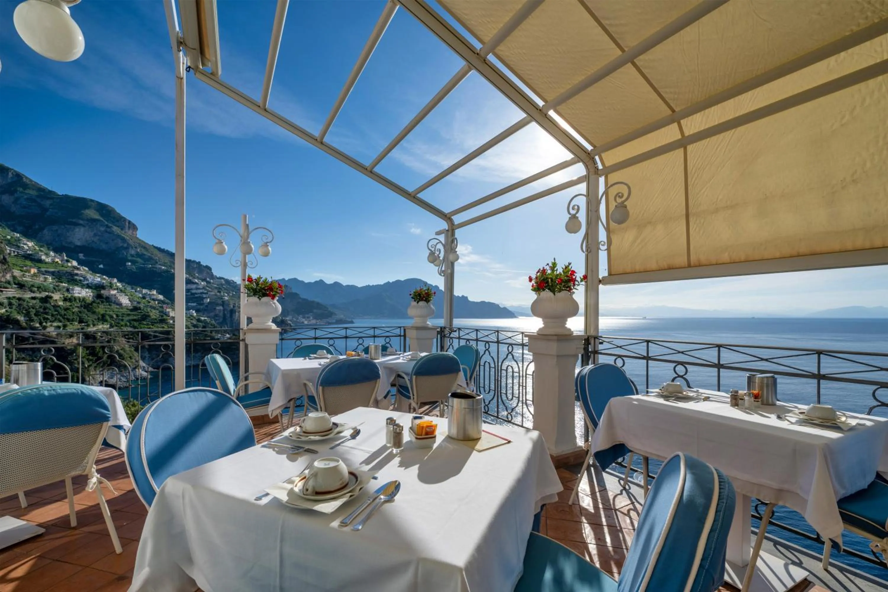 Restaurant/places to eat in Hotel Belvedere