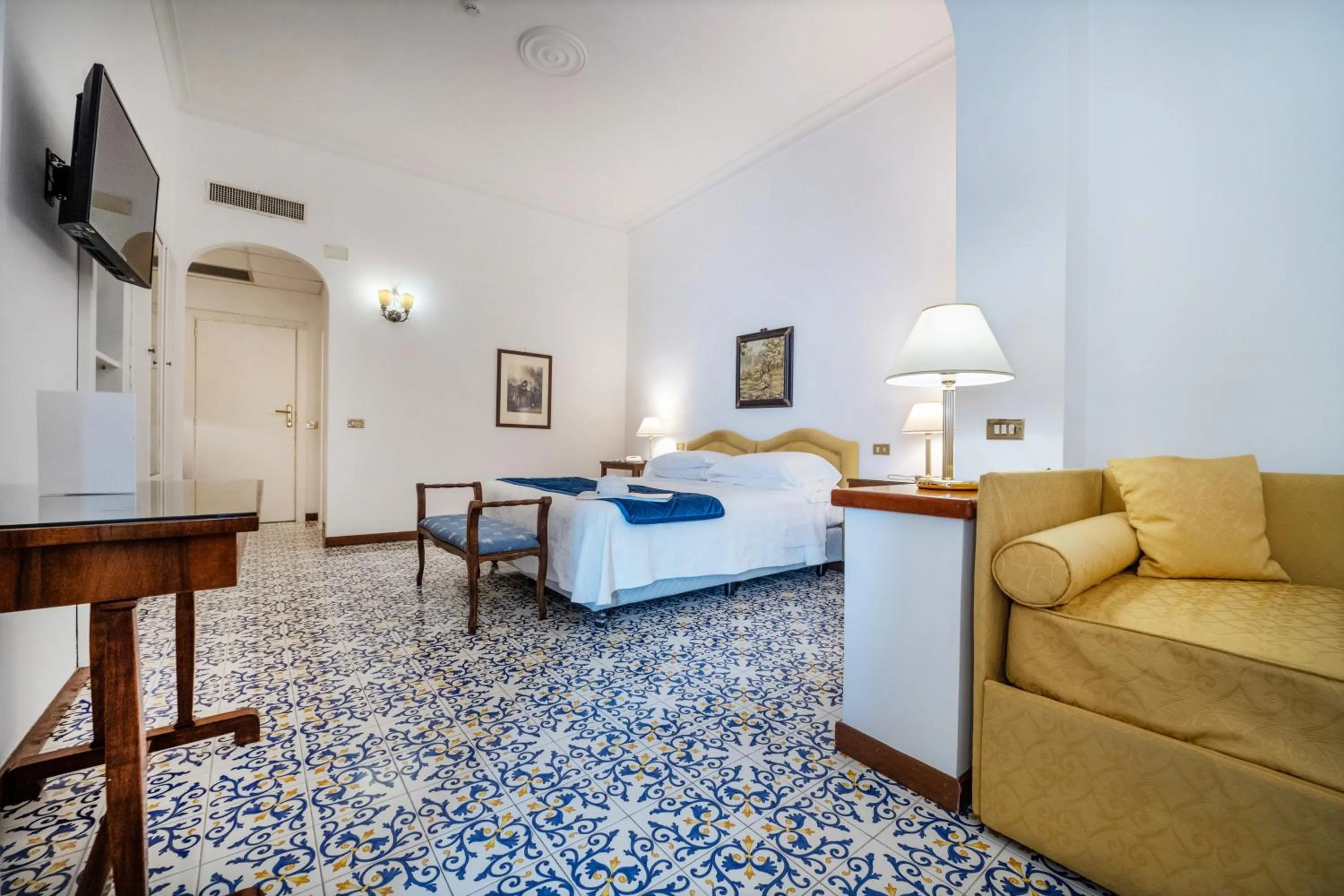 Bed in Hotel Belvedere