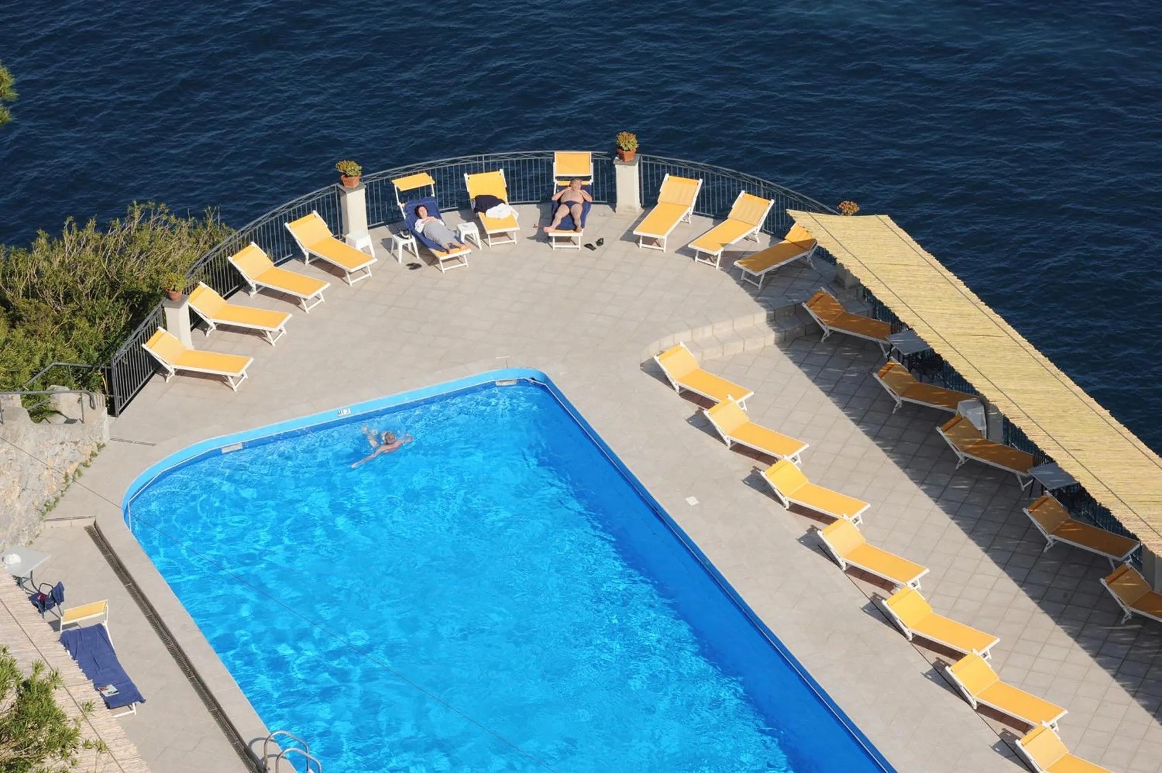 Swimming pool in Hotel Belvedere