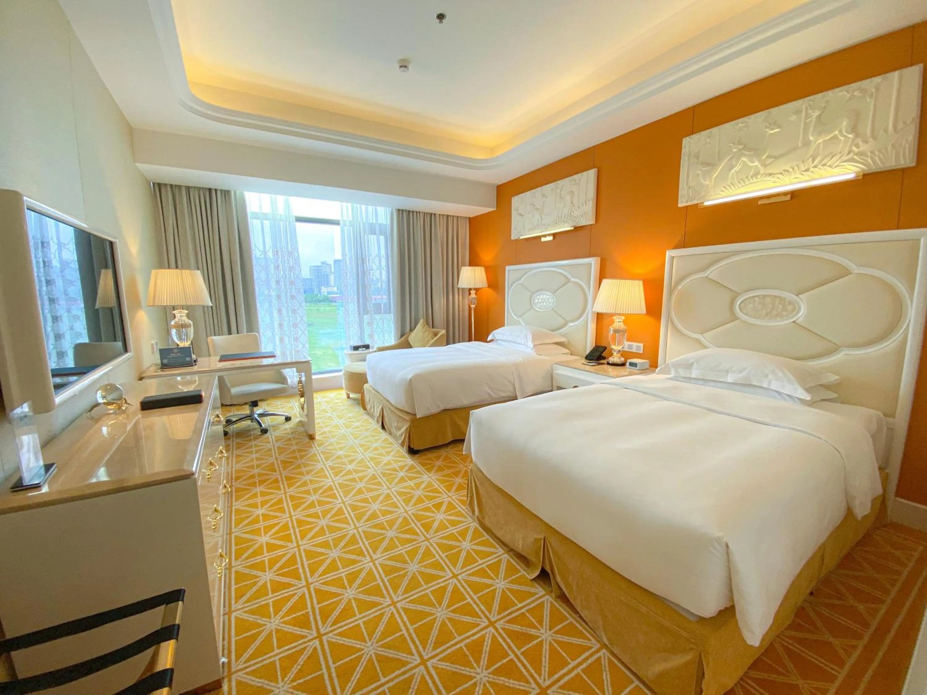Bedroom, Bed in Continental Xin Hao Hotel and Resort 洲际新濠酒店