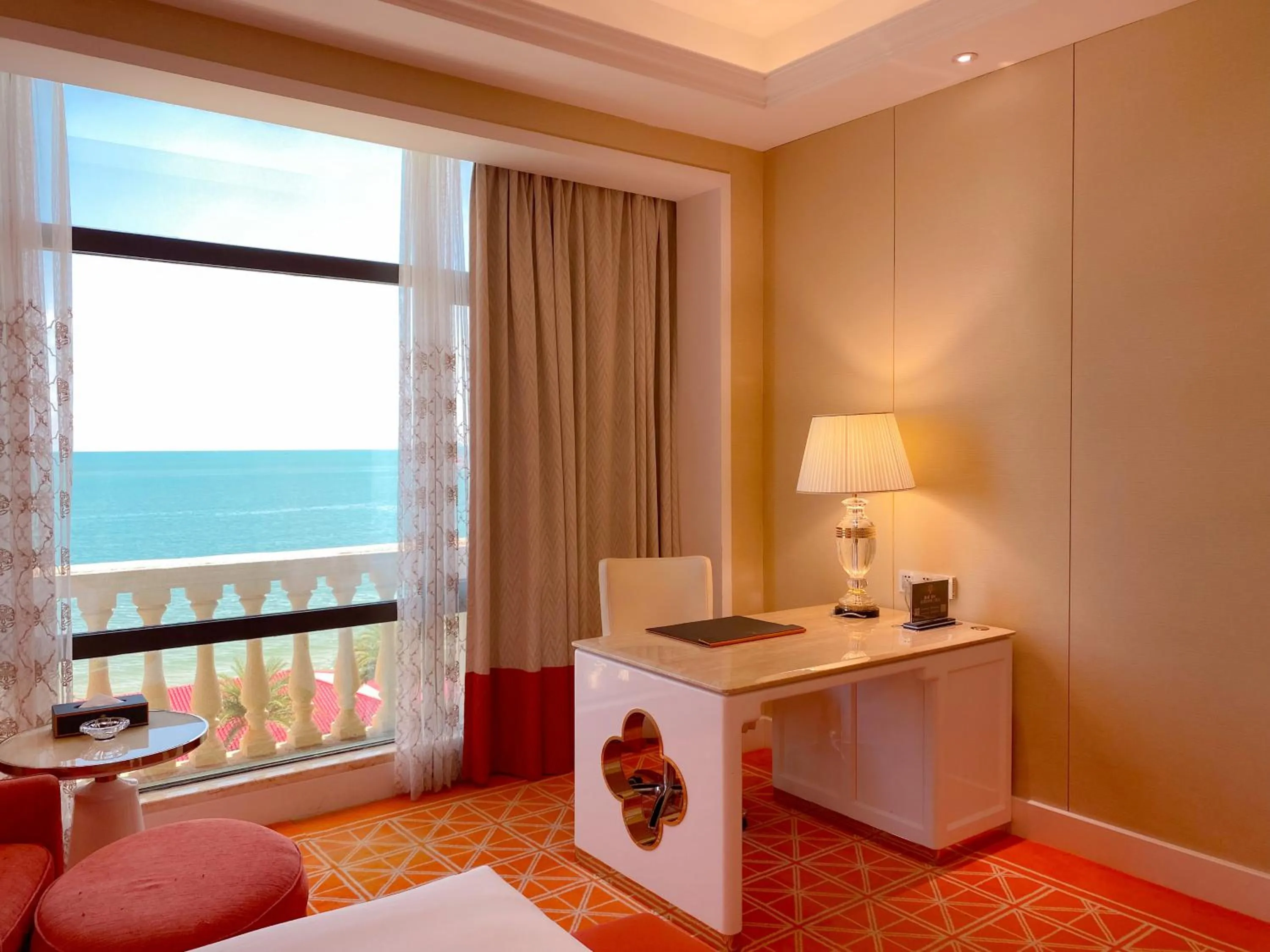 Living room in Continental Xin Hao Hotel and Resort 洲际新濠酒店