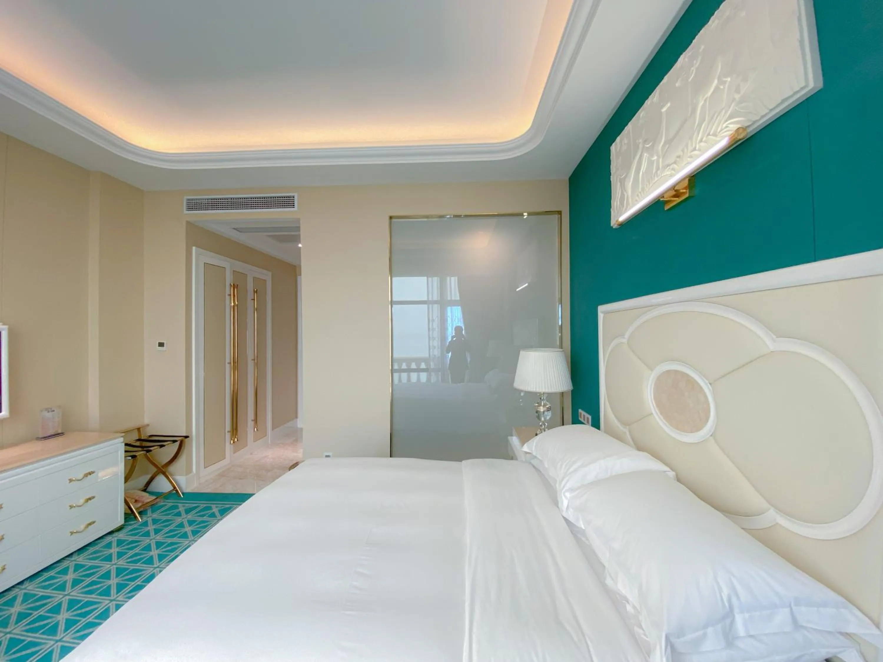 Bedroom, Bed in Continental Xin Hao Hotel and Resort 洲际新濠酒店