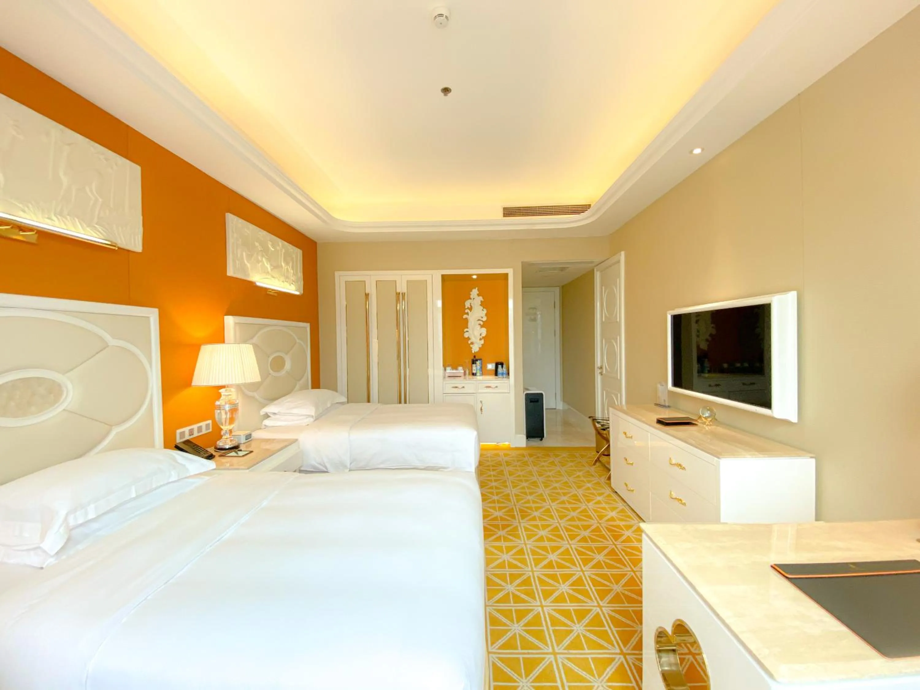 Bedroom, Bed in Continental Xin Hao Hotel and Resort 洲际新濠酒店
