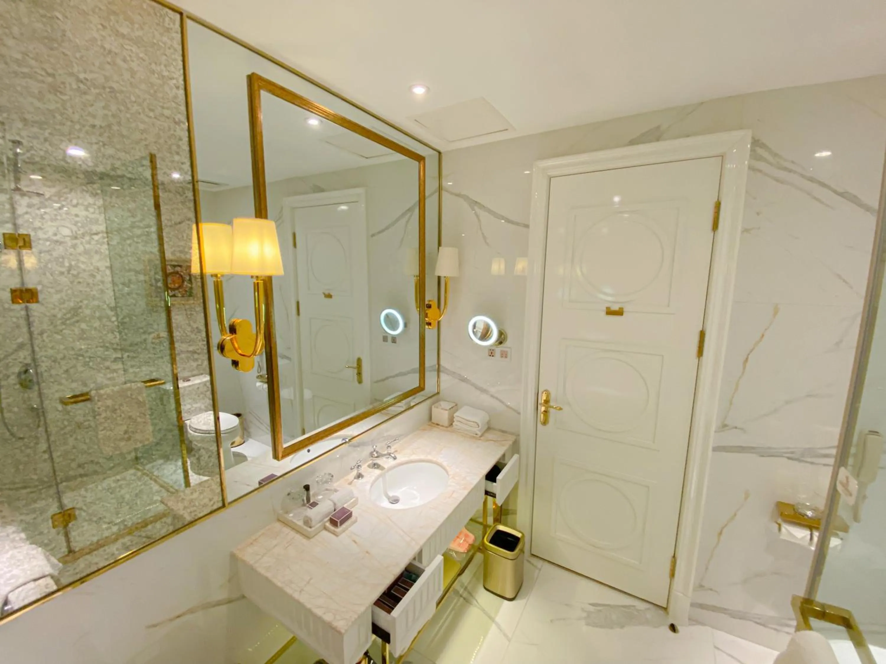 Bathroom in Continental Xin Hao Hotel and Resort 洲际新濠酒店
