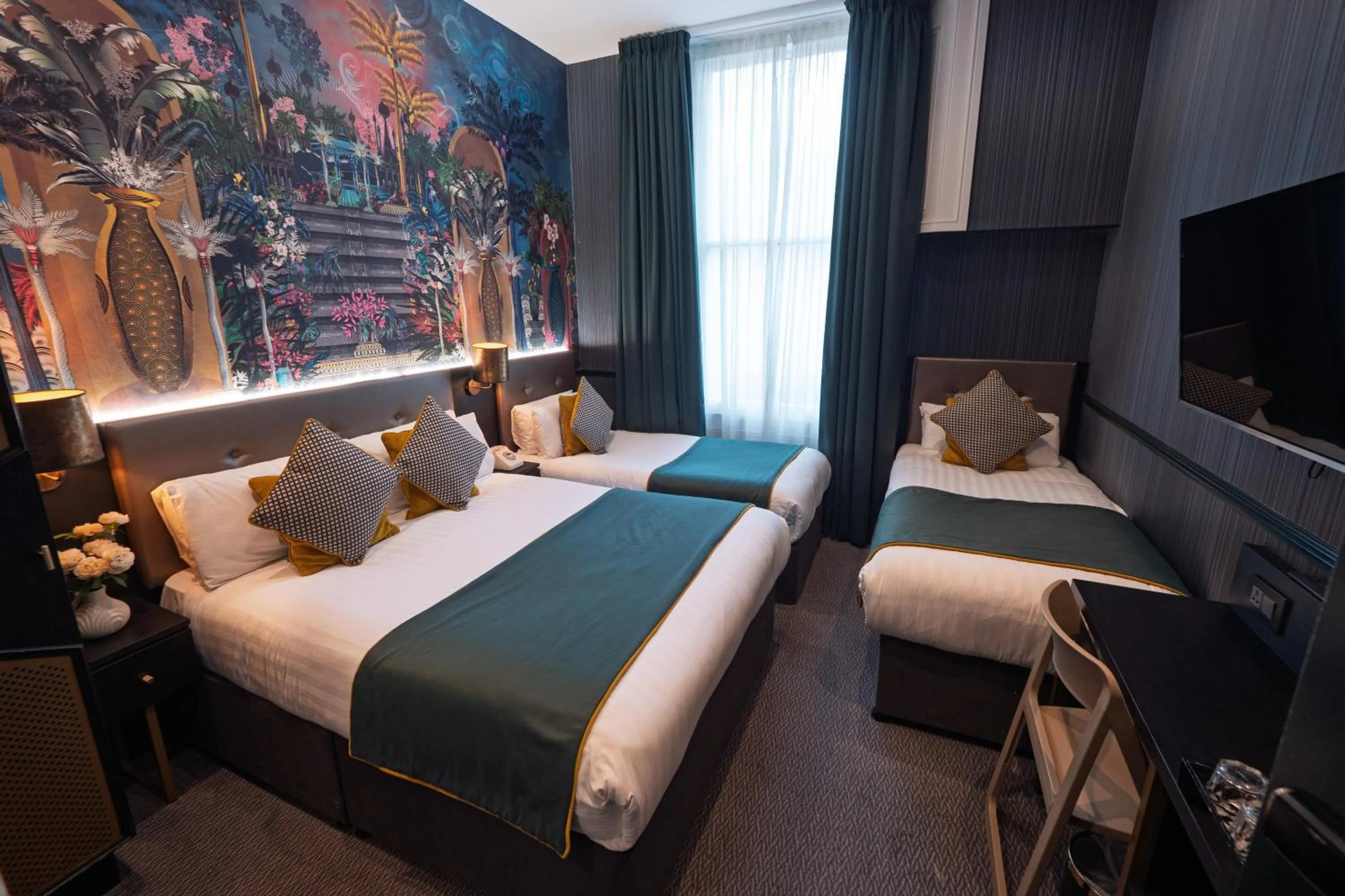 Bed in Hyde Park Green